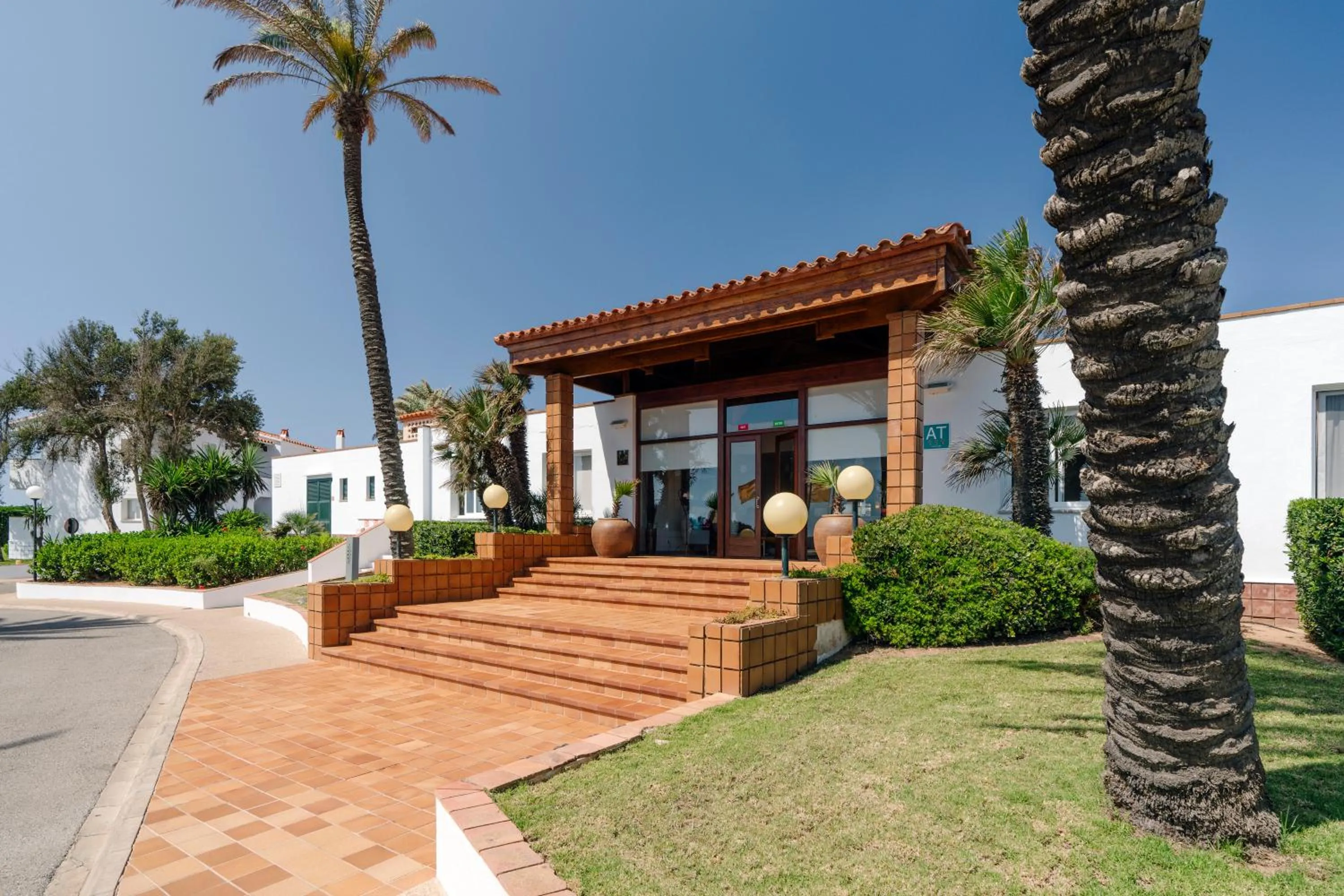 Facade/entrance in AluaSun Mediterráneo