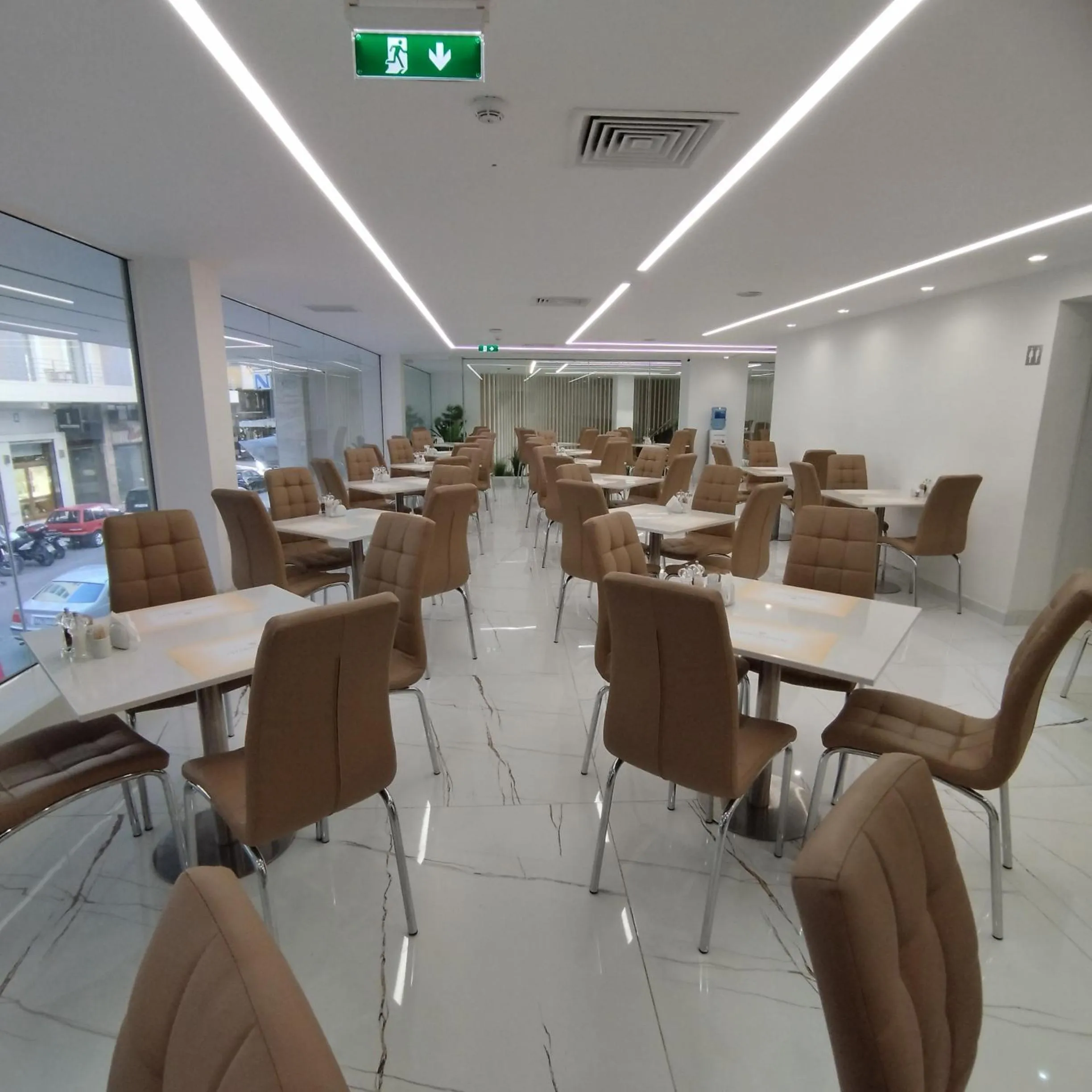 Restaurant/places to eat in International Atene hotel