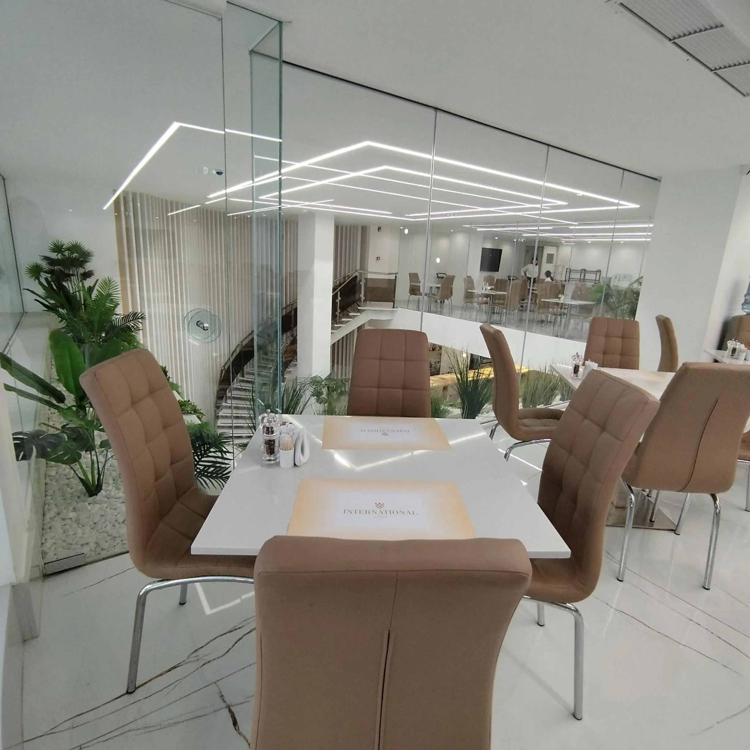 Restaurant/places to eat in International Atene hotel