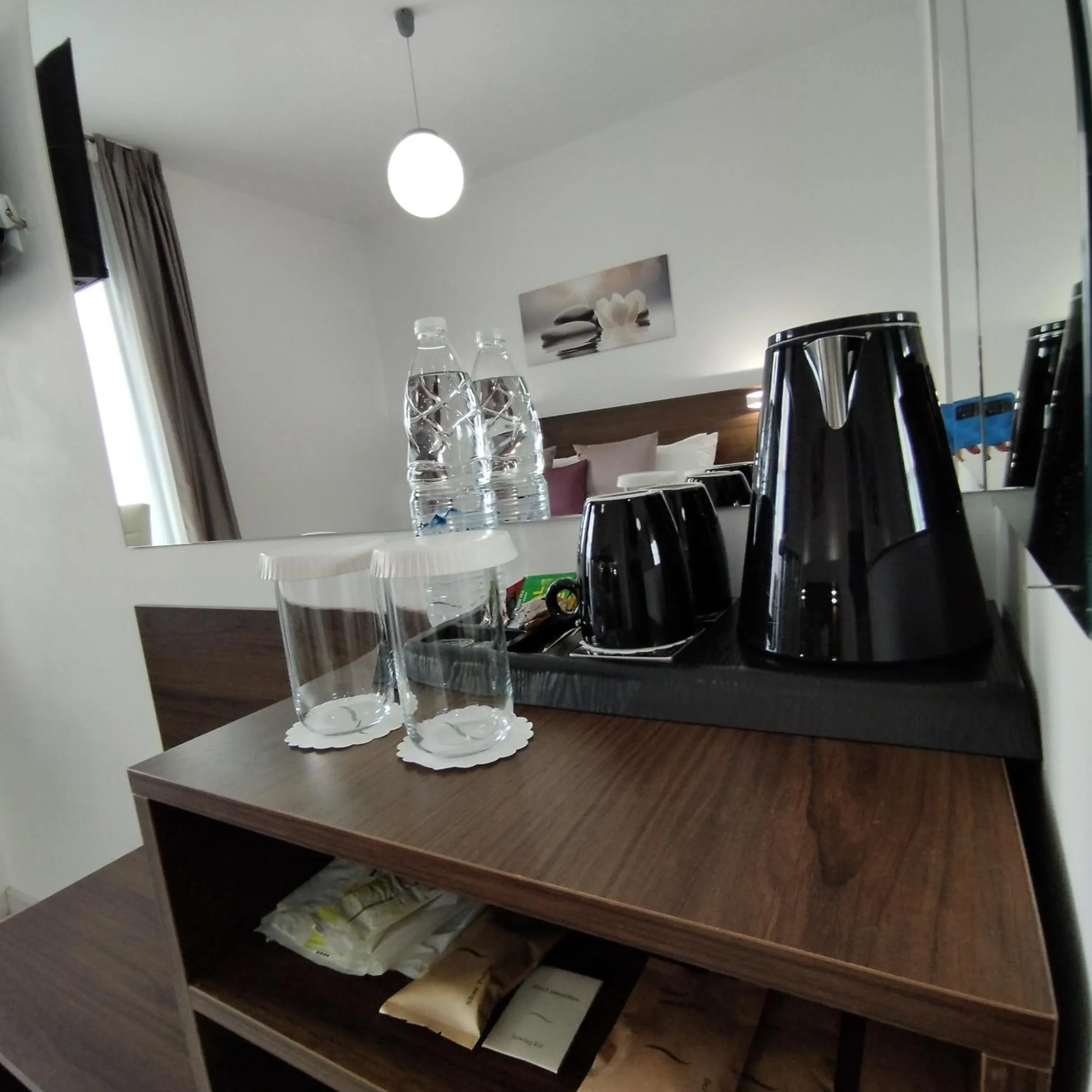 Coffee/tea facilities in International Atene hotel