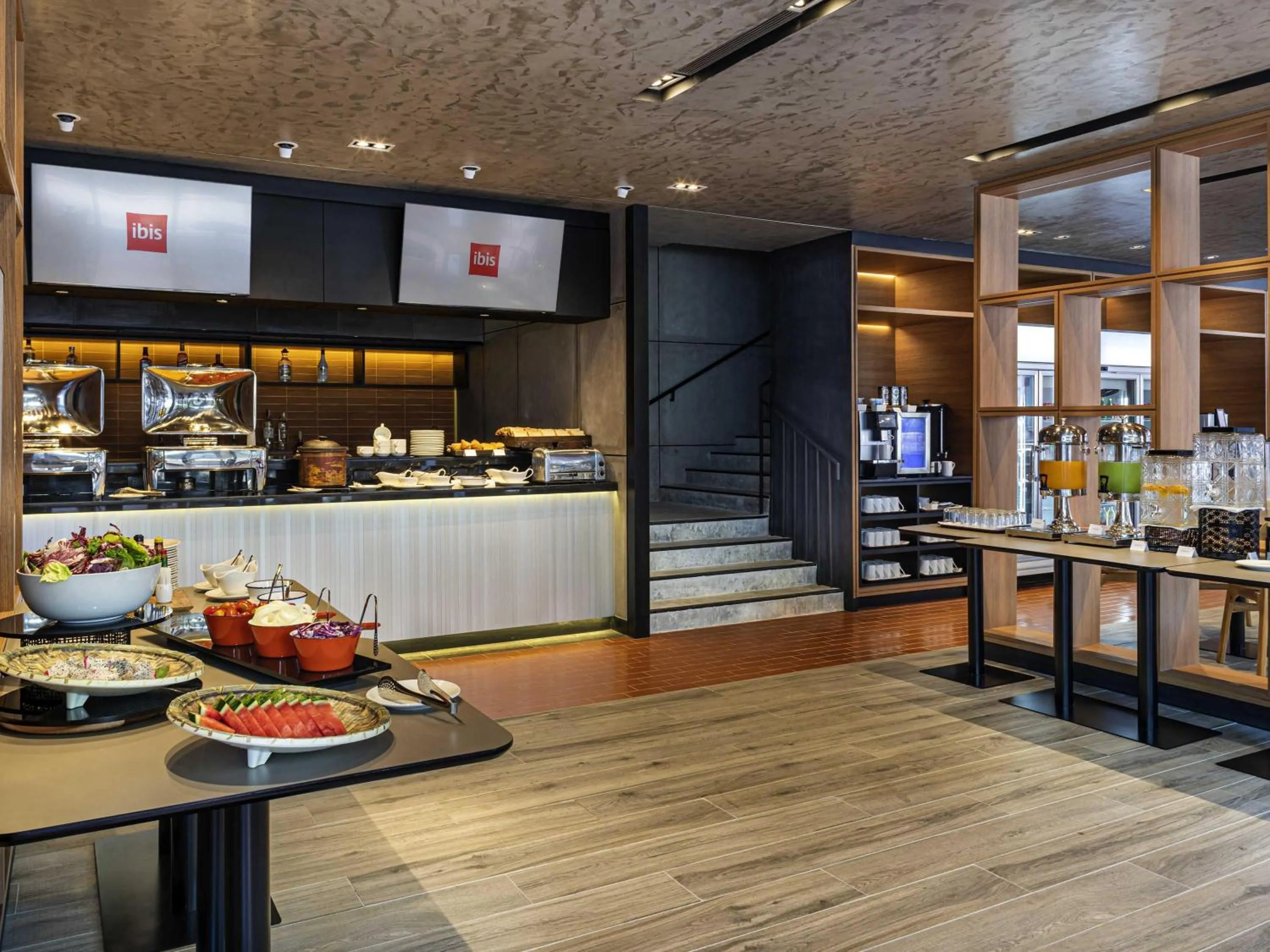 Restaurant/places to eat in ibis Chiang Mai Nimman Journeyhub