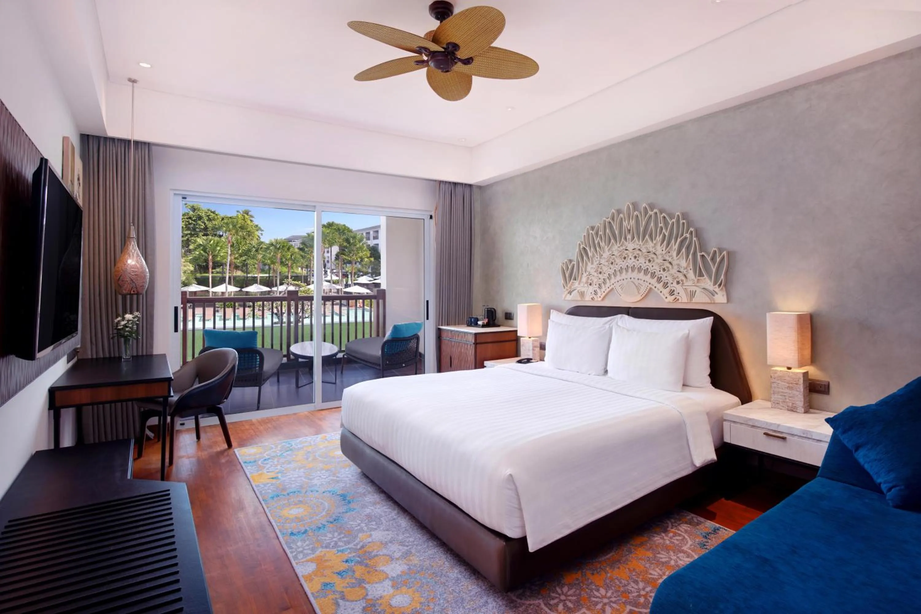 Bed in Grand Mercure Bali Seminyak