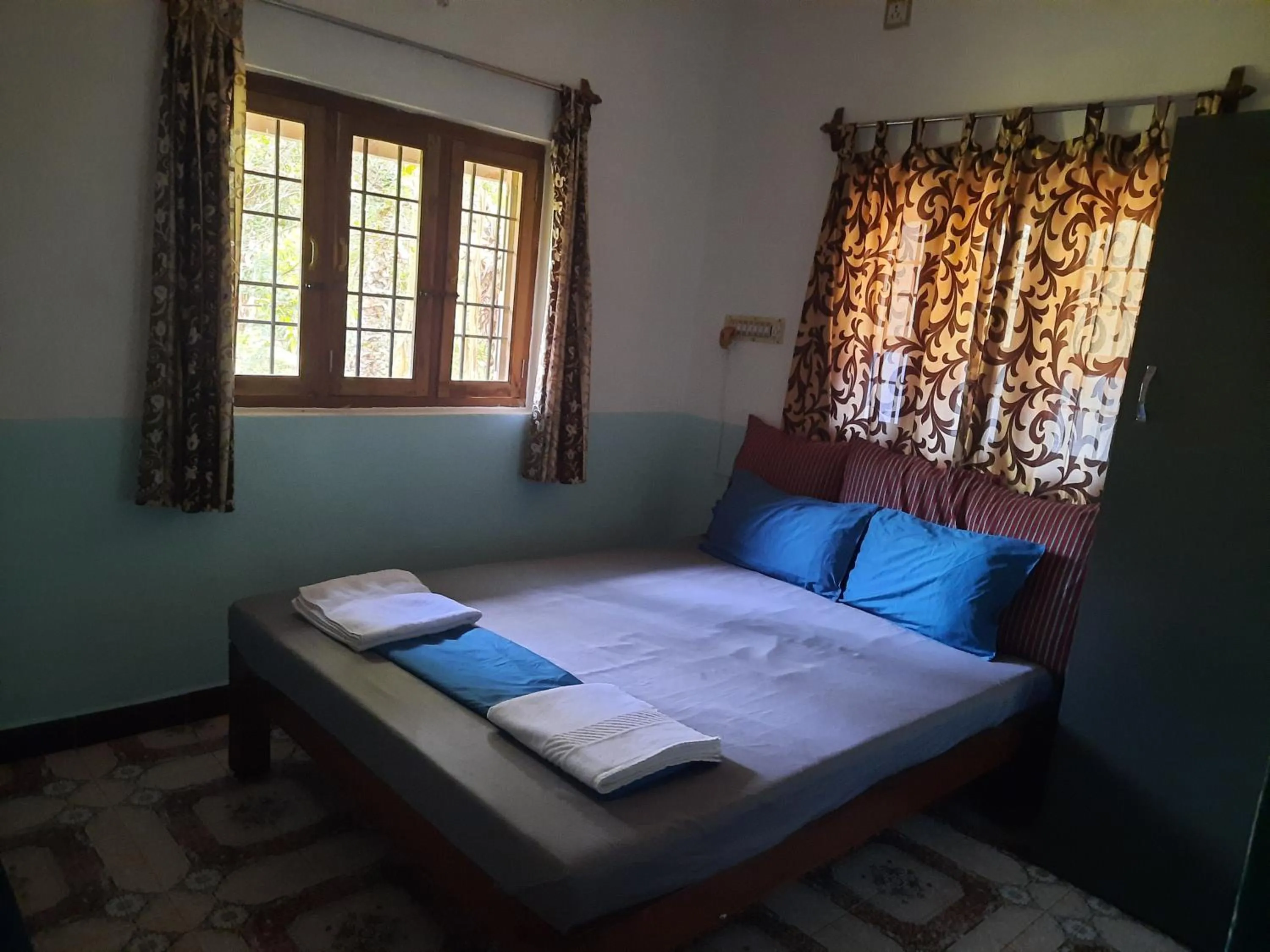 Bed in Unearth Hostel (Pondicherry)