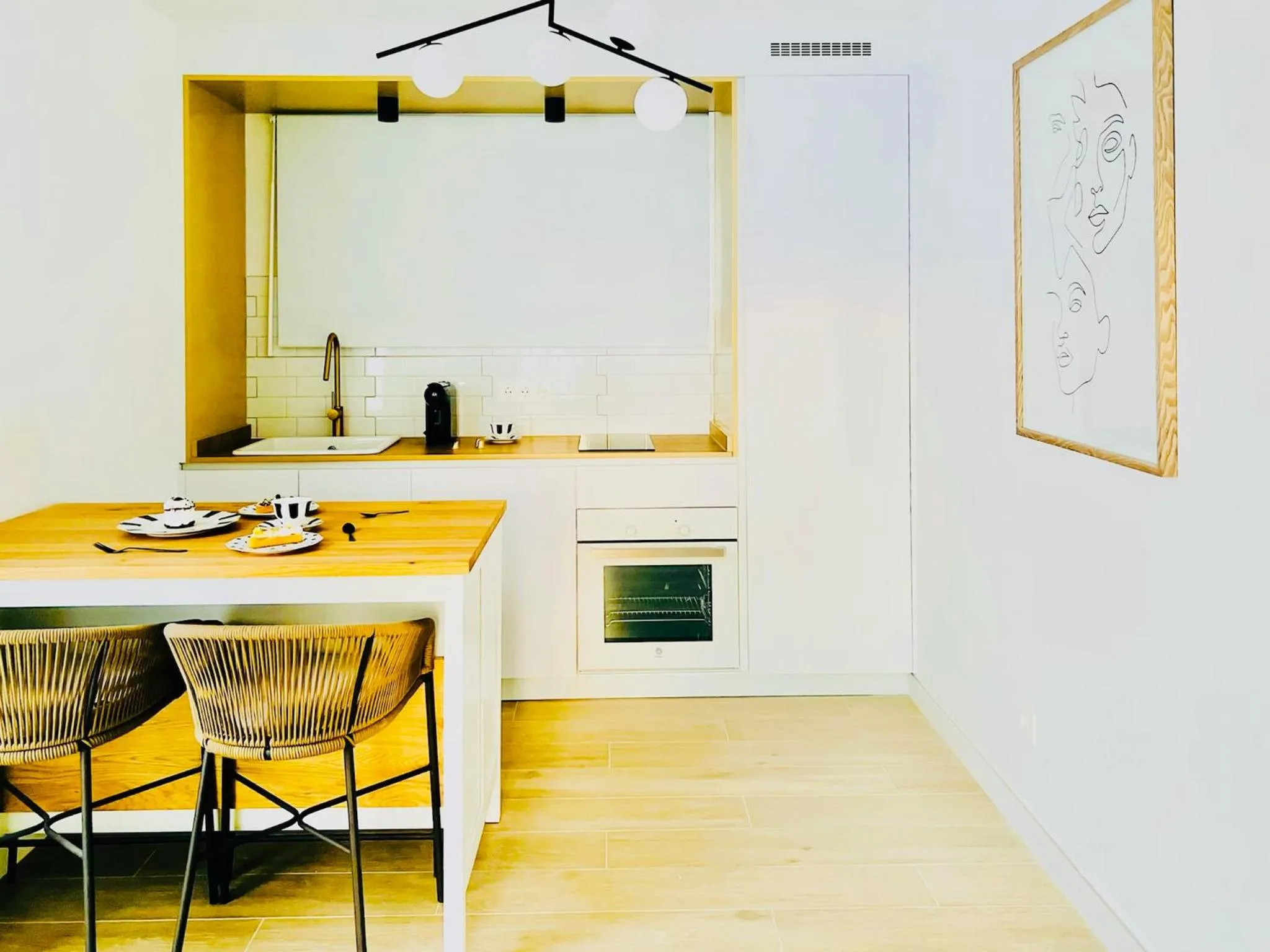 Kitchen or kitchenette in CIH Apartments