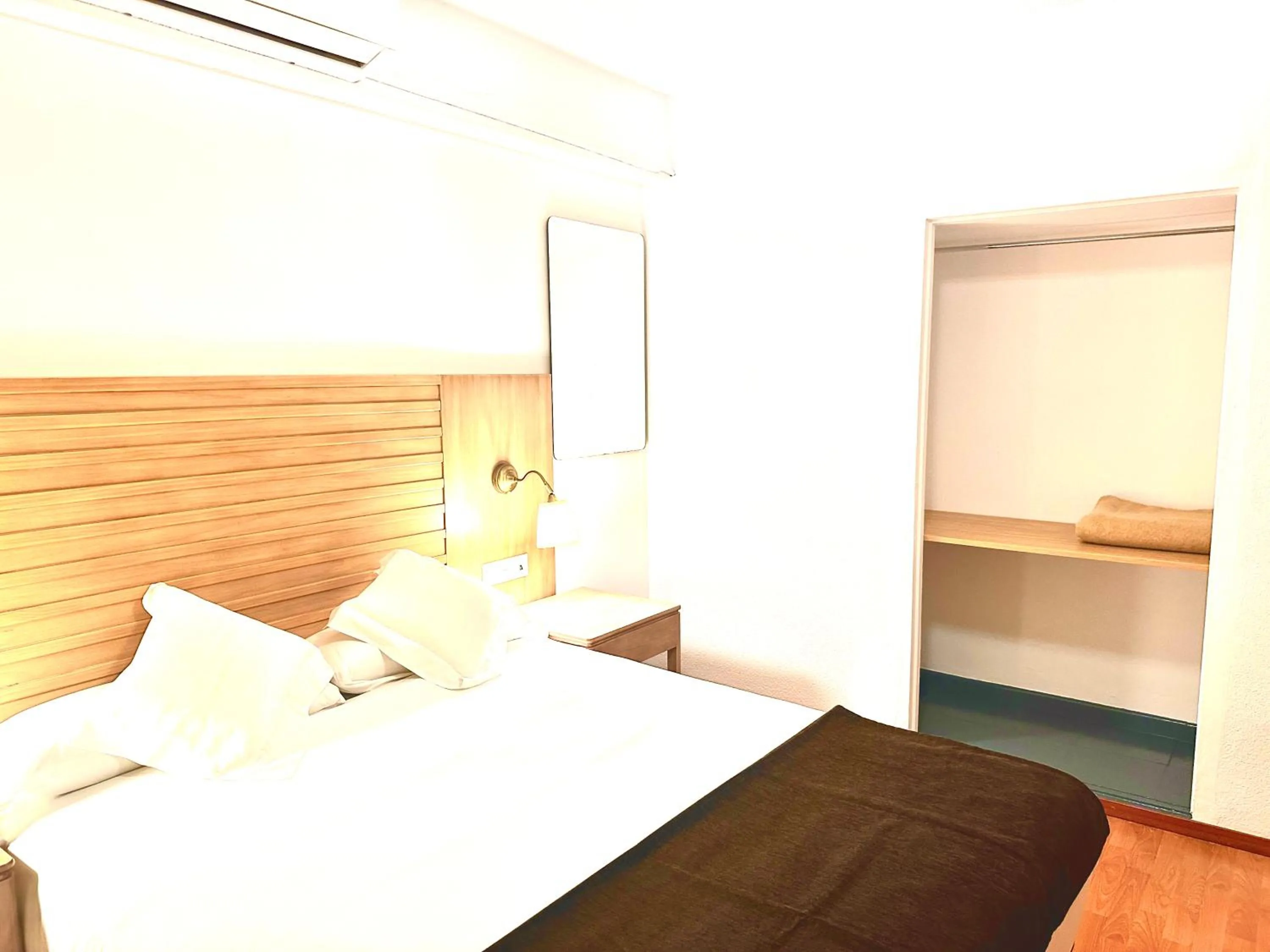 Bedroom, Bed in Arriadh