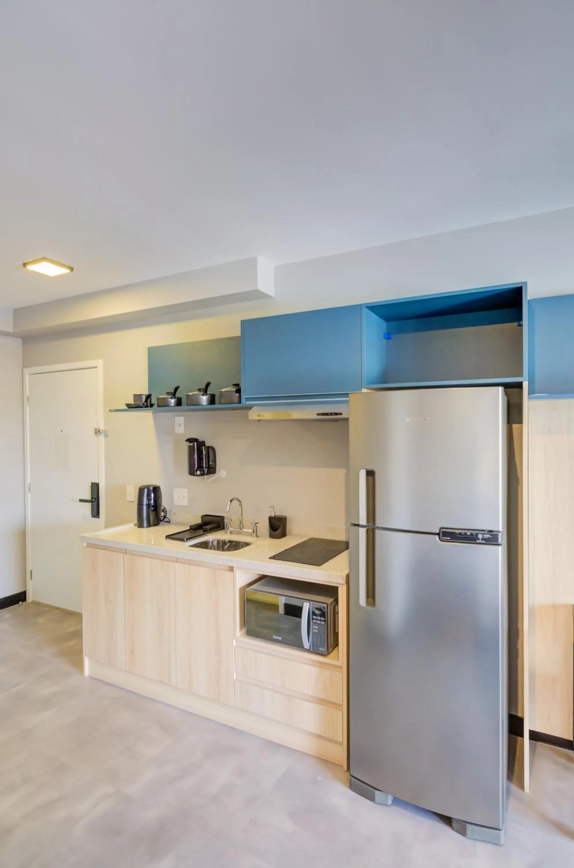 Kitchen or kitchenette in Roomo Brooklin Morumbi Residencial