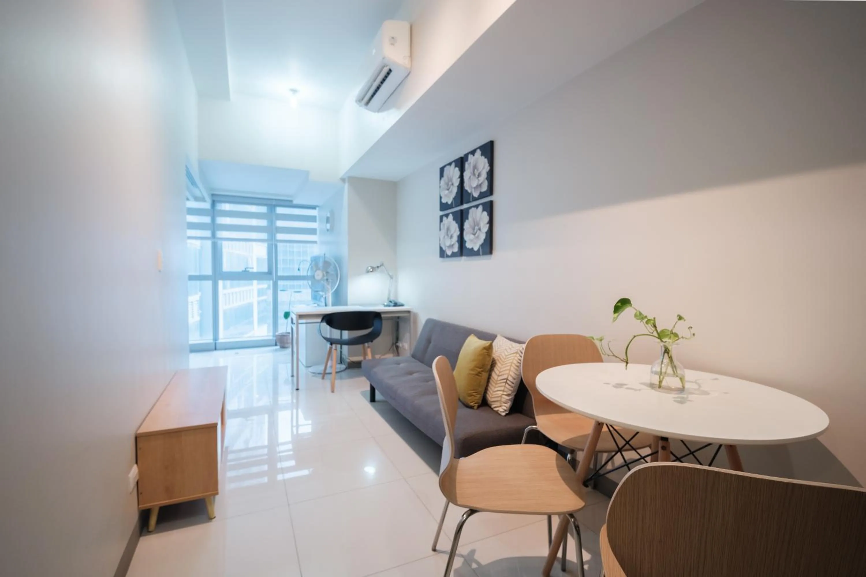 Uptown BGC Luxury 1br Suite with Fast Wifi