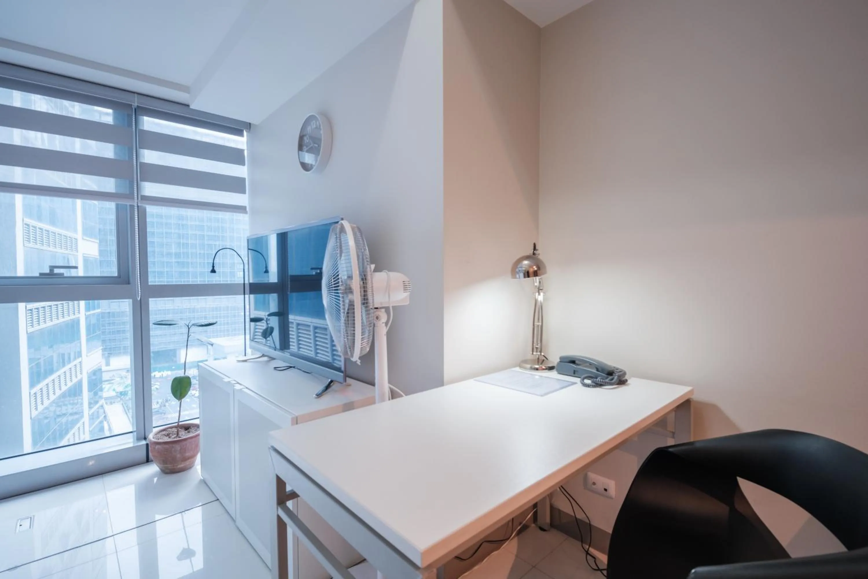 Uptown BGC Luxury 1br Suite with Fast Wifi