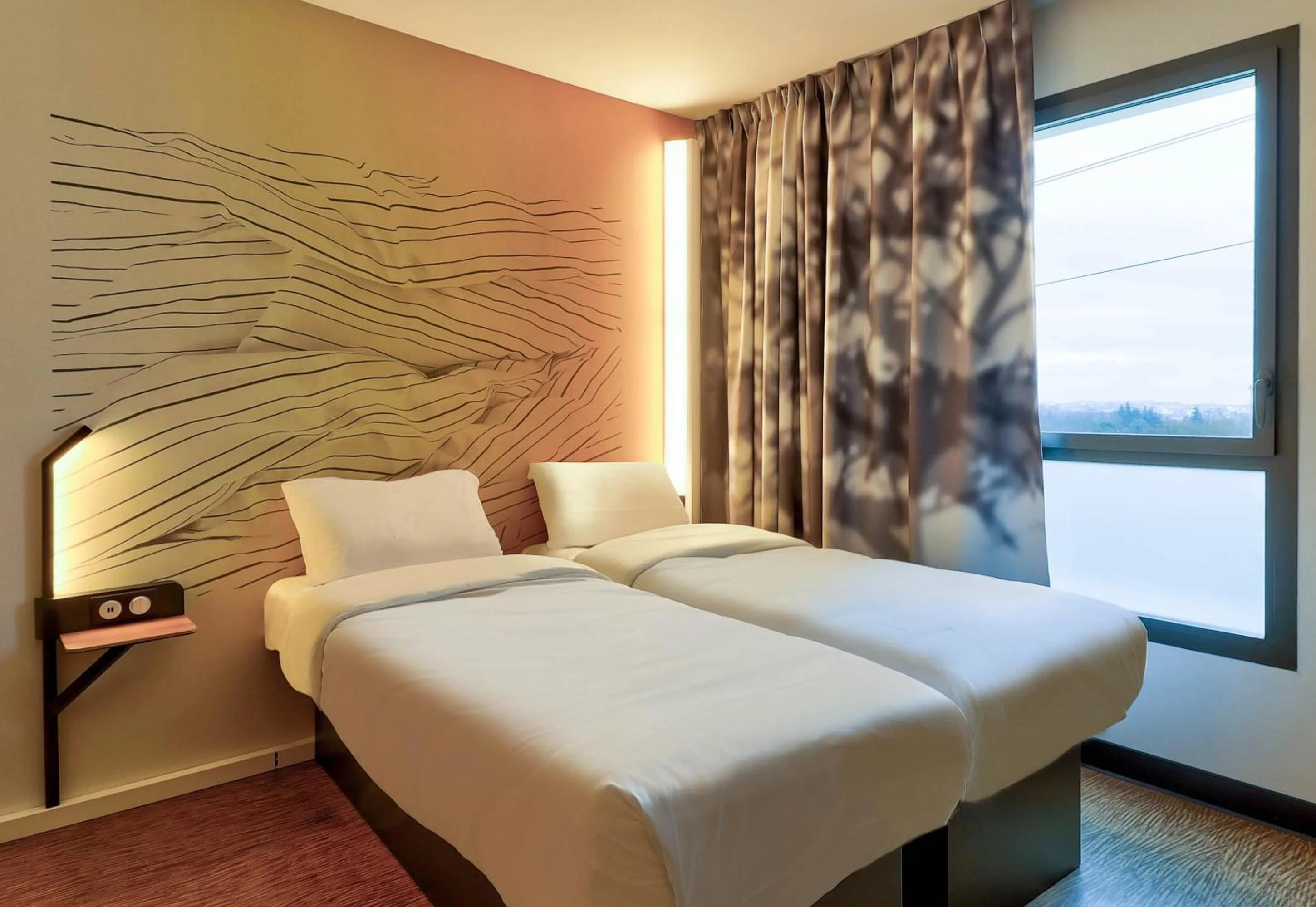 Bedroom, Bed in B&B HOTEL Dijon Valmy Toison d'or