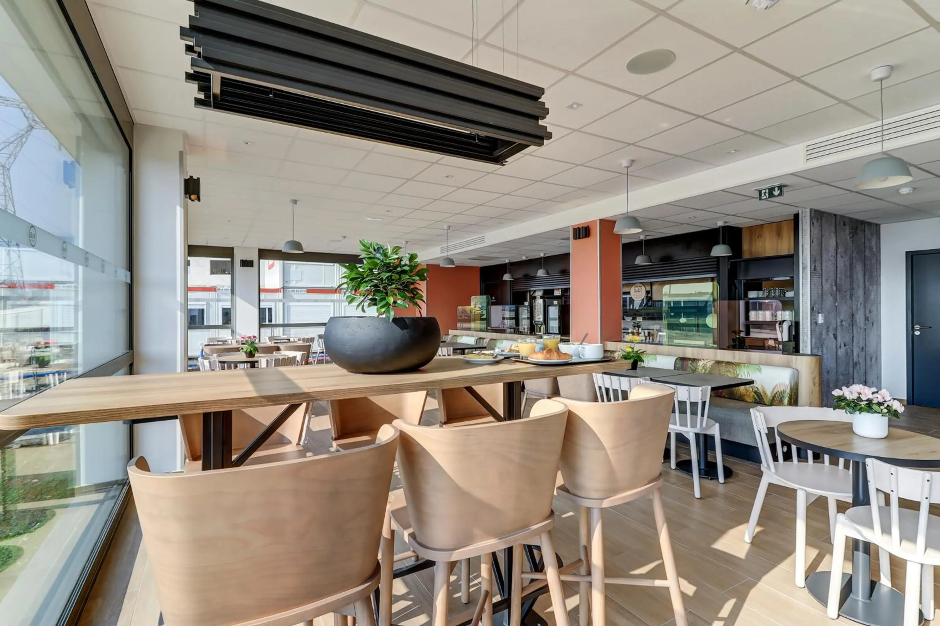 Buffet breakfast in B&B HOTEL Dijon Valmy Toison d'or