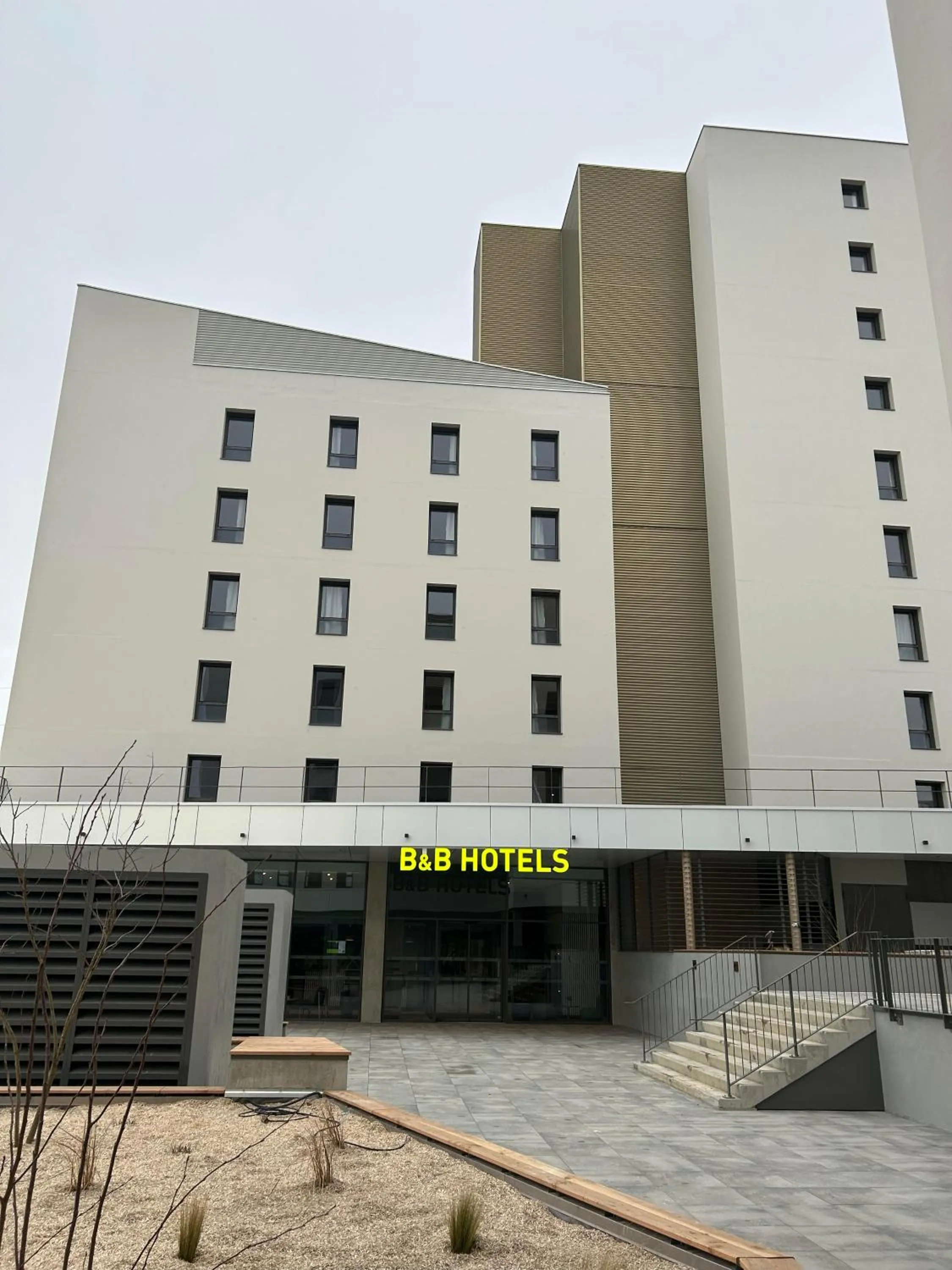 Property building in B&B HOTEL Dijon Valmy Toison d'or