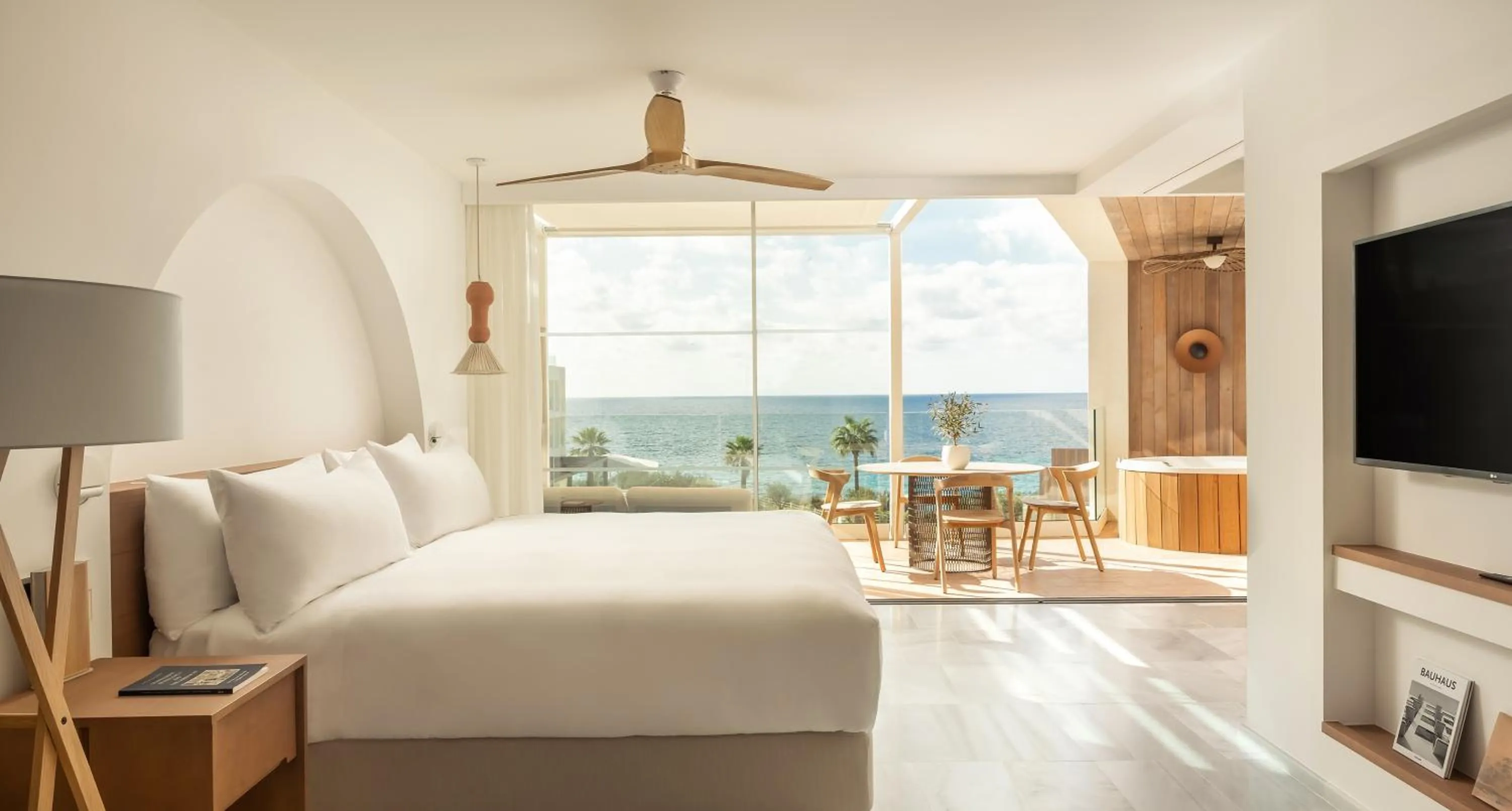 Communal lounge/ TV room, Bed in Villa Le Blanc, a Gran Meliá Hotel - The Leading Hotels of The World