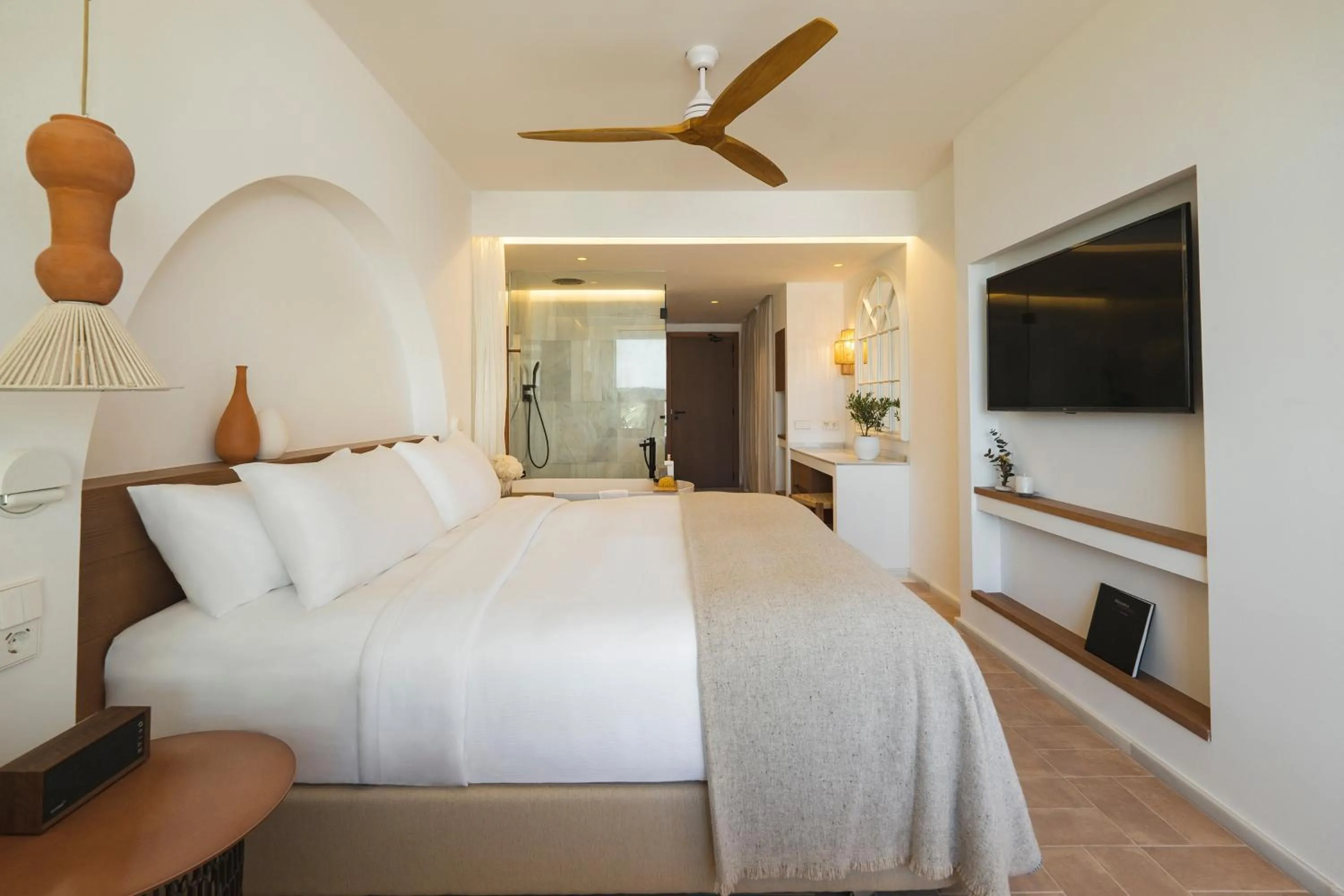Bed in Villa Le Blanc, a Gran Meliá Hotel - The Leading Hotels of The World