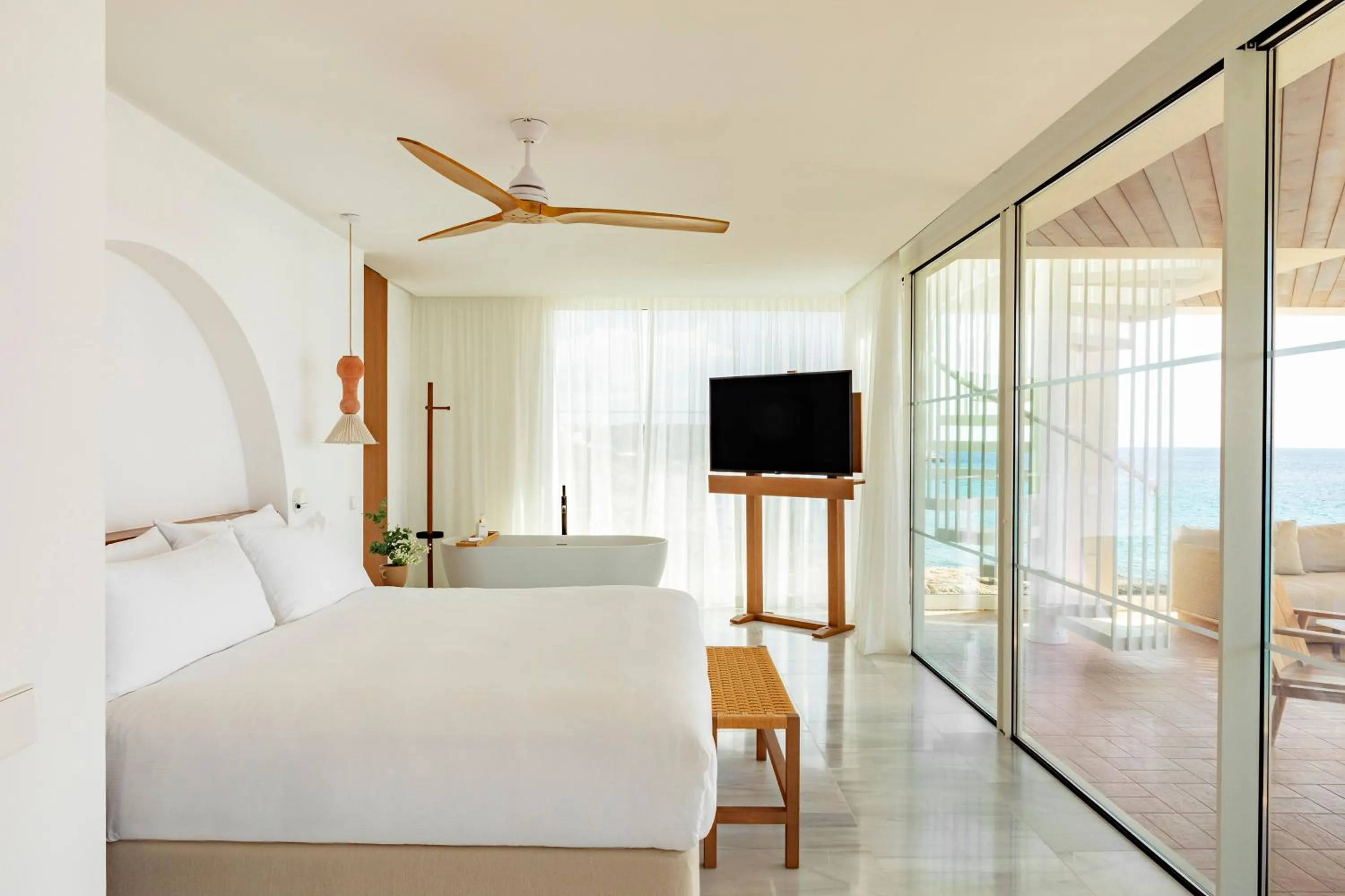 Bed in Villa Le Blanc, a Gran Meliá Hotel - The Leading Hotels of The World