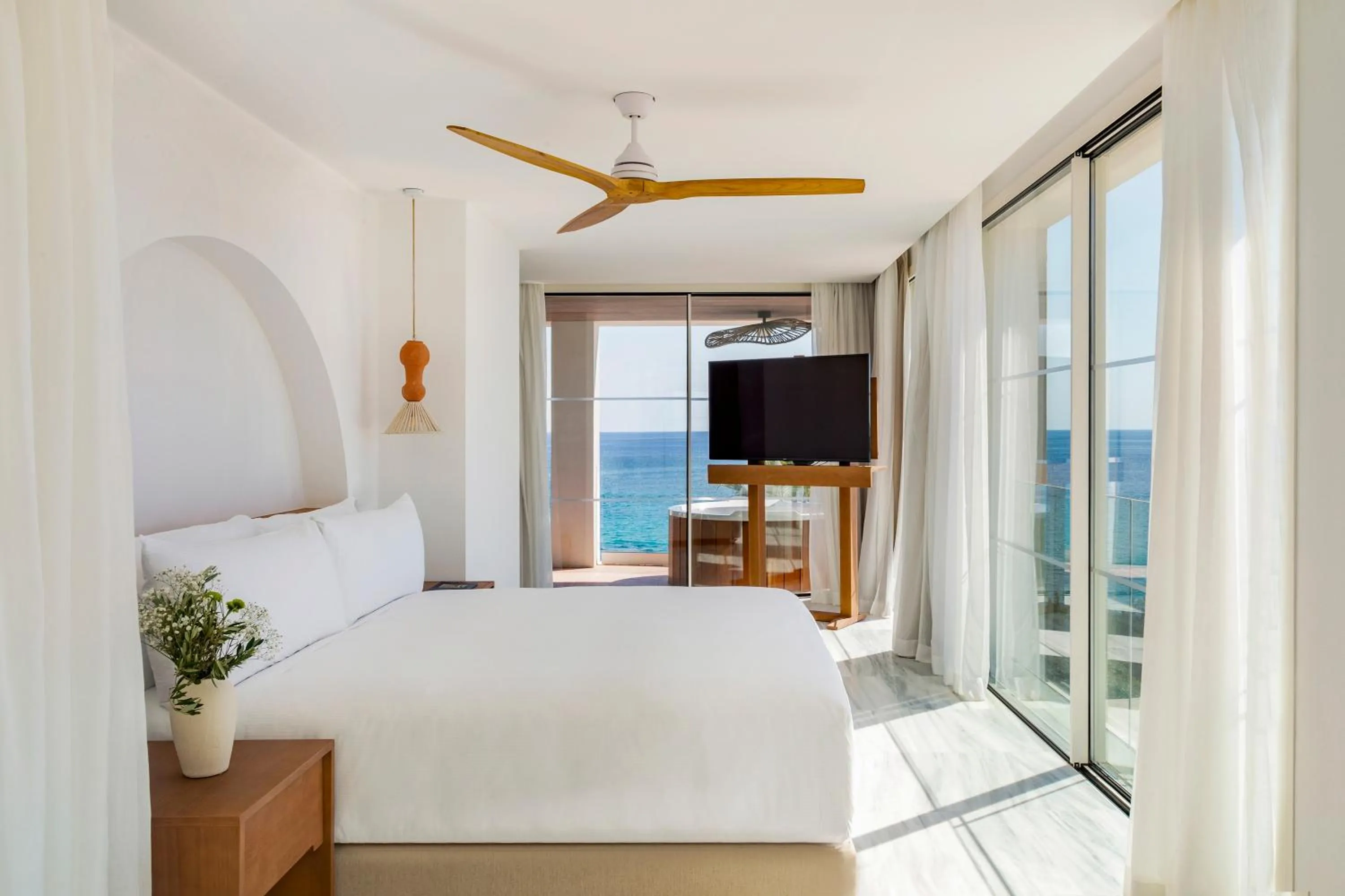 Bed in Villa Le Blanc, a Gran Meliá Hotel - The Leading Hotels of The World