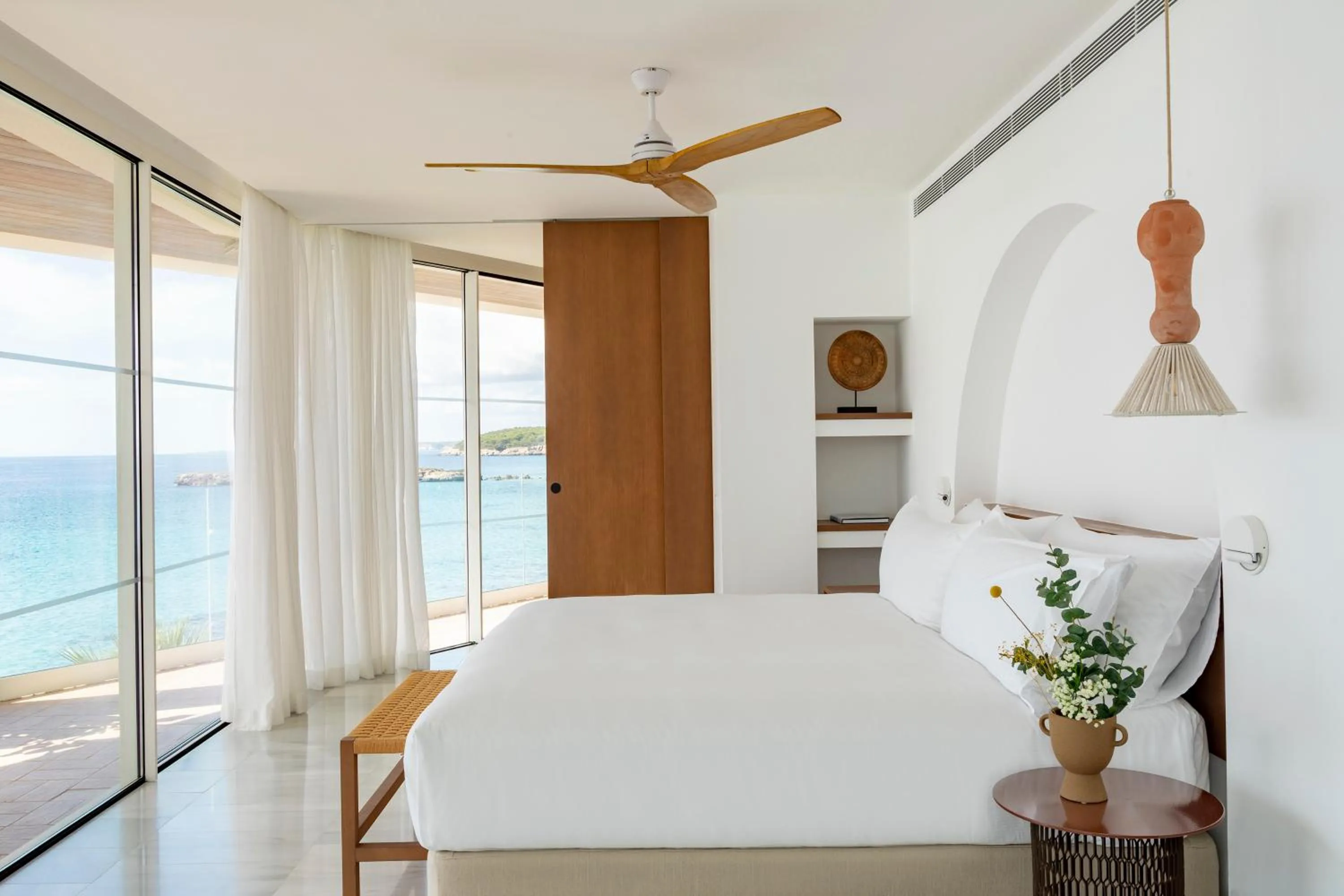 Bed in Villa Le Blanc, a Gran Meliá Hotel - The Leading Hotels of The World