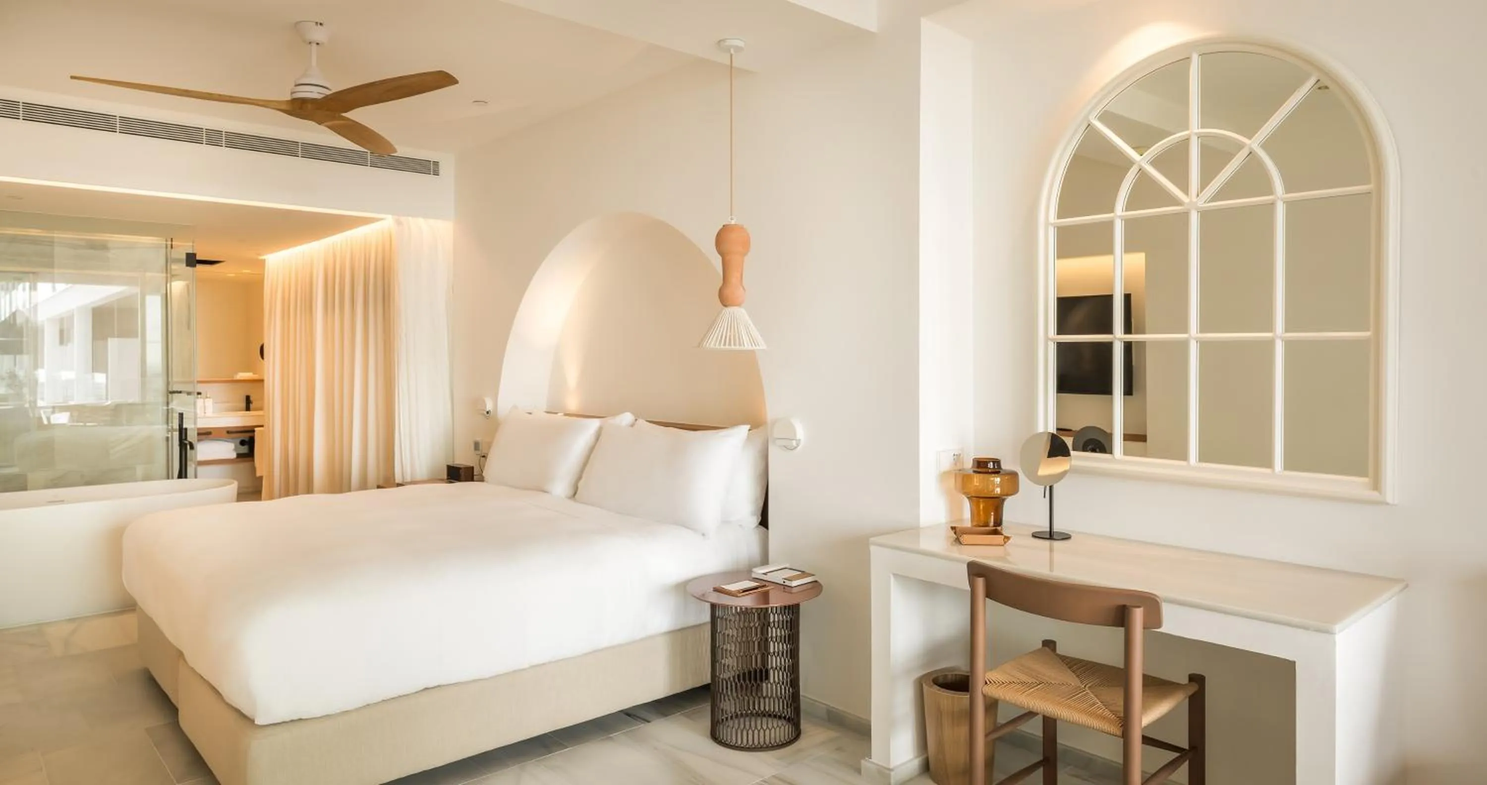 Bed in Villa Le Blanc, a Gran Meliá Hotel - The Leading Hotels of The World