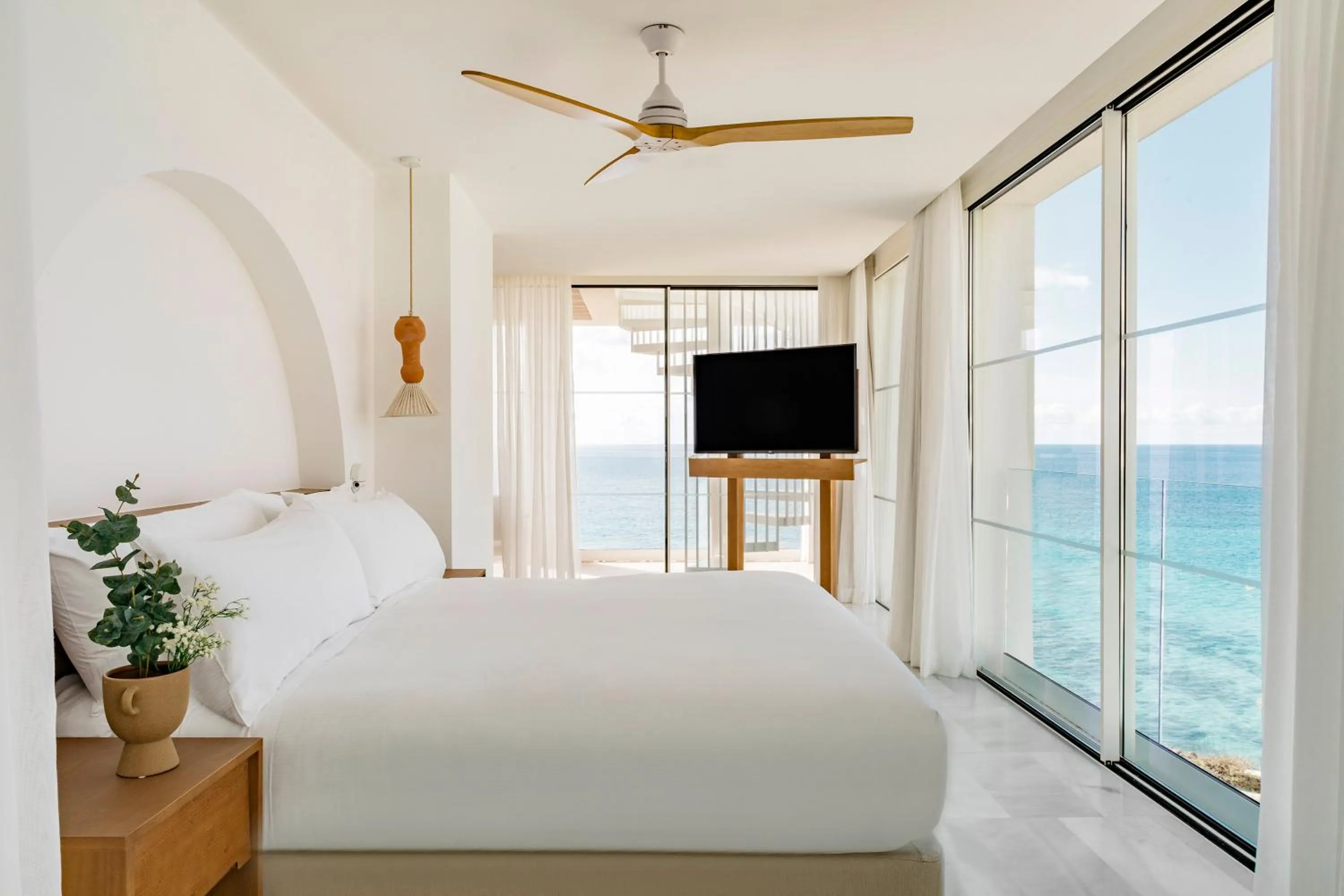 Bed in Villa Le Blanc, a Gran Meliá Hotel - The Leading Hotels of The World