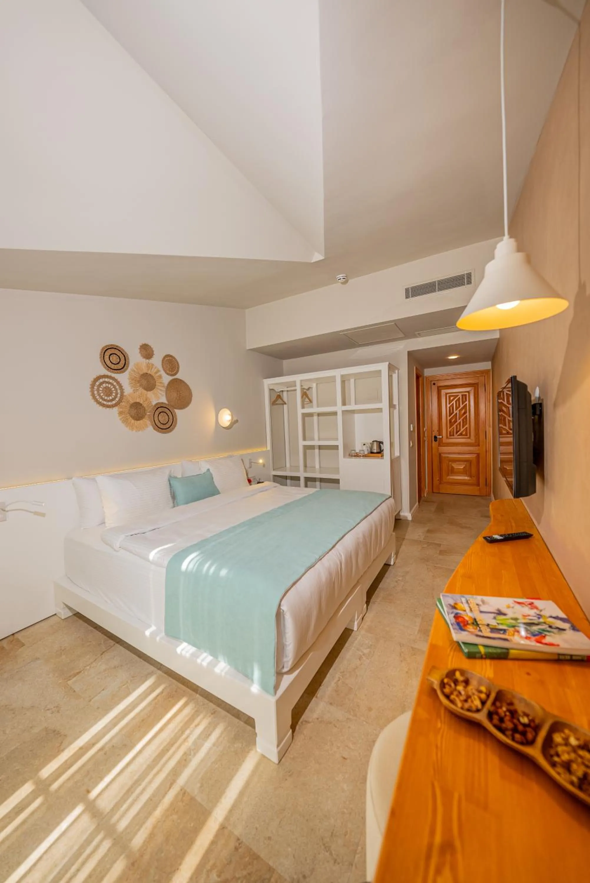 Massage, Bed in Kairos Valley Wellness & Longevity