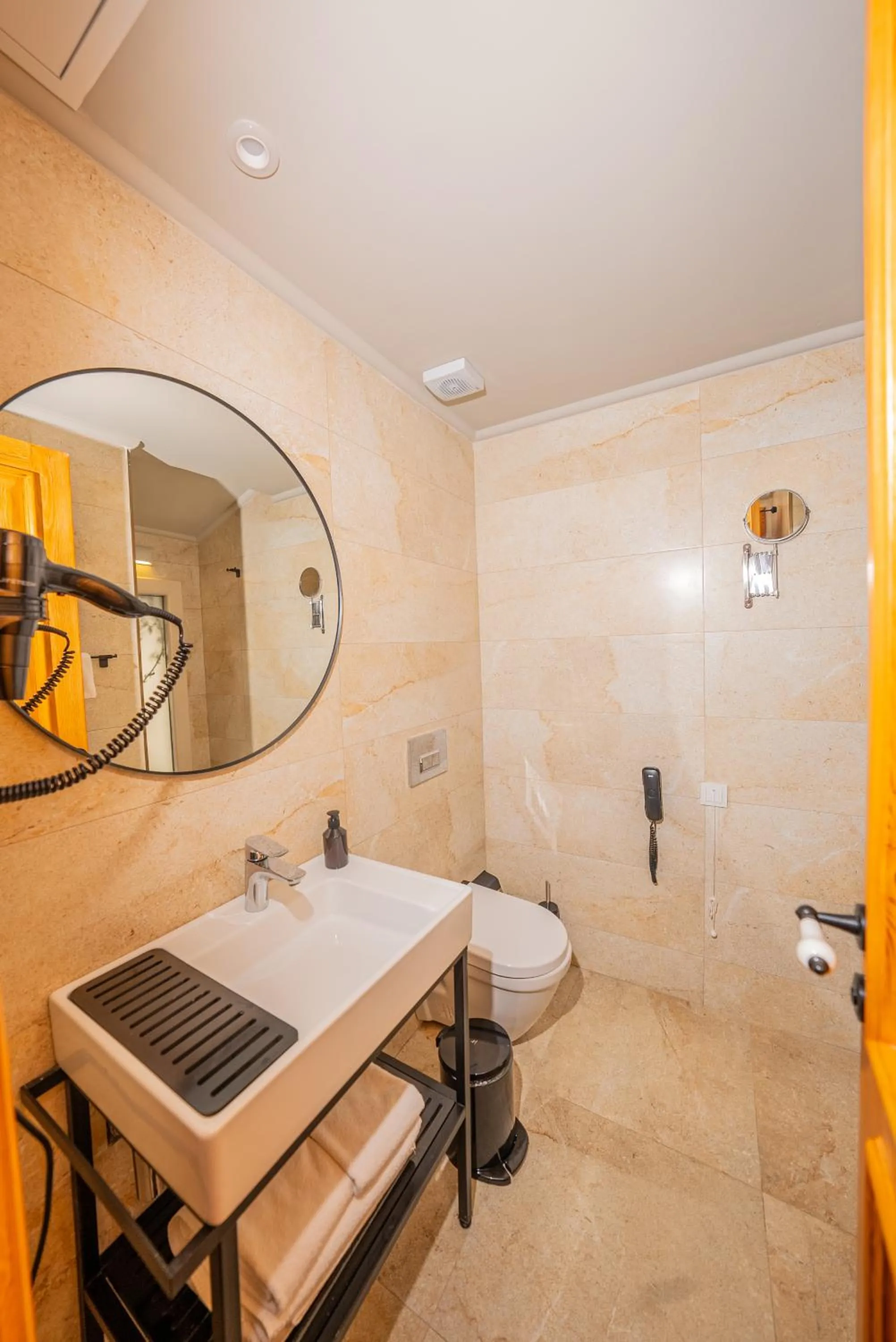 Bathroom in Kairos Valley Wellness & Longevity