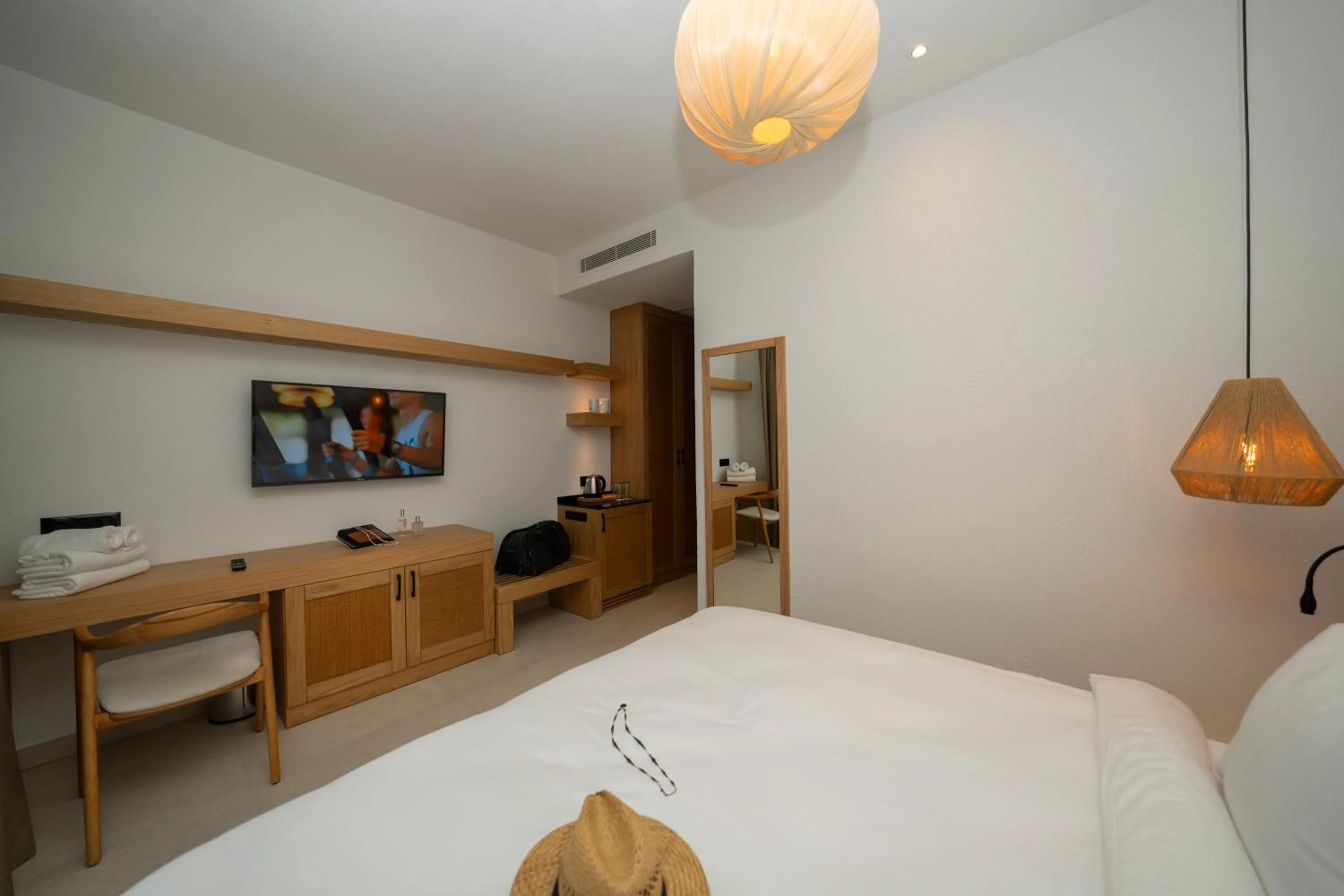 Bedroom, Bed in Kairos Valley Wellness & Longevity