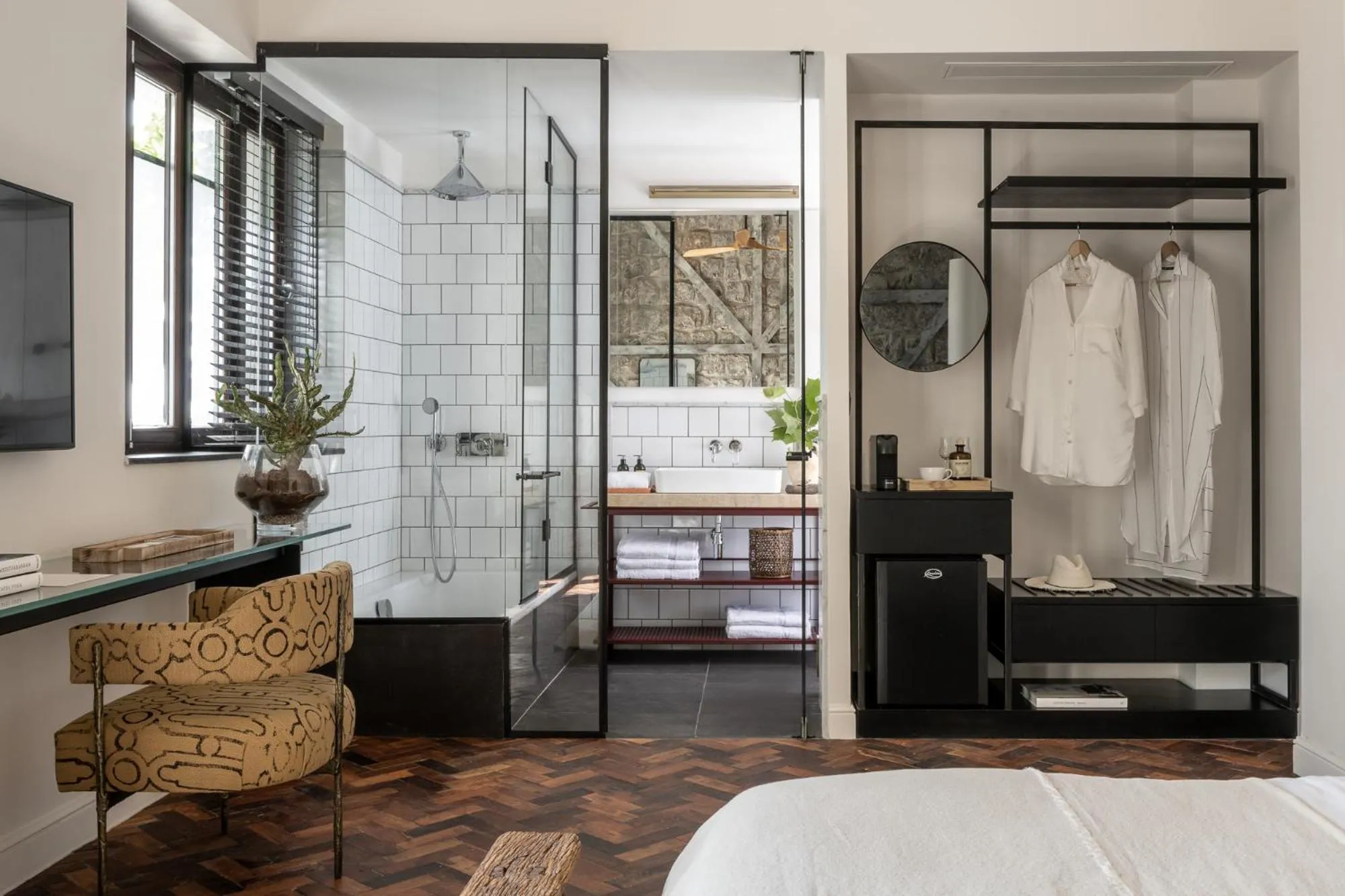 Shower, Bed in Pereh Mountain Resort