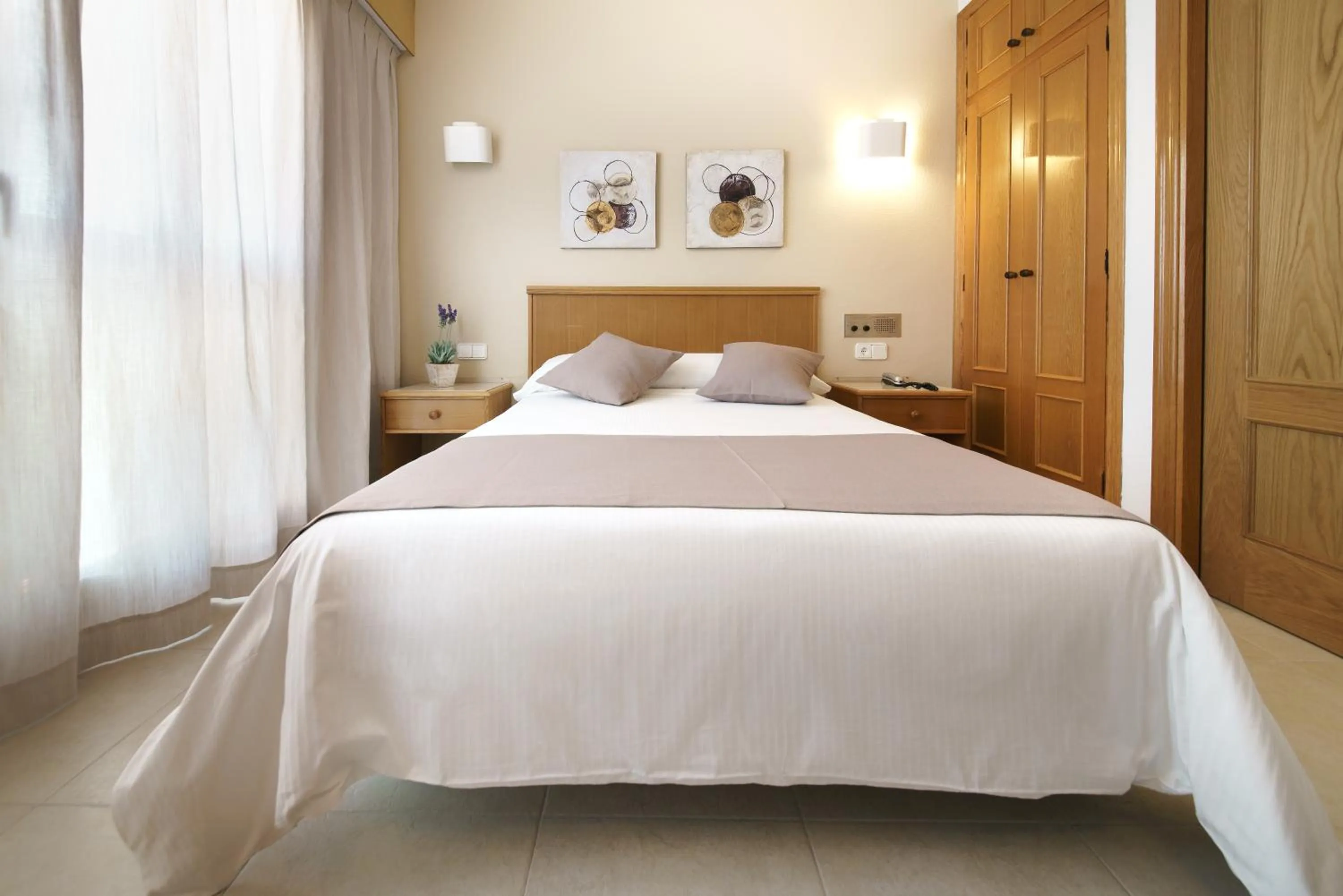 Bed in Hotel Albatros