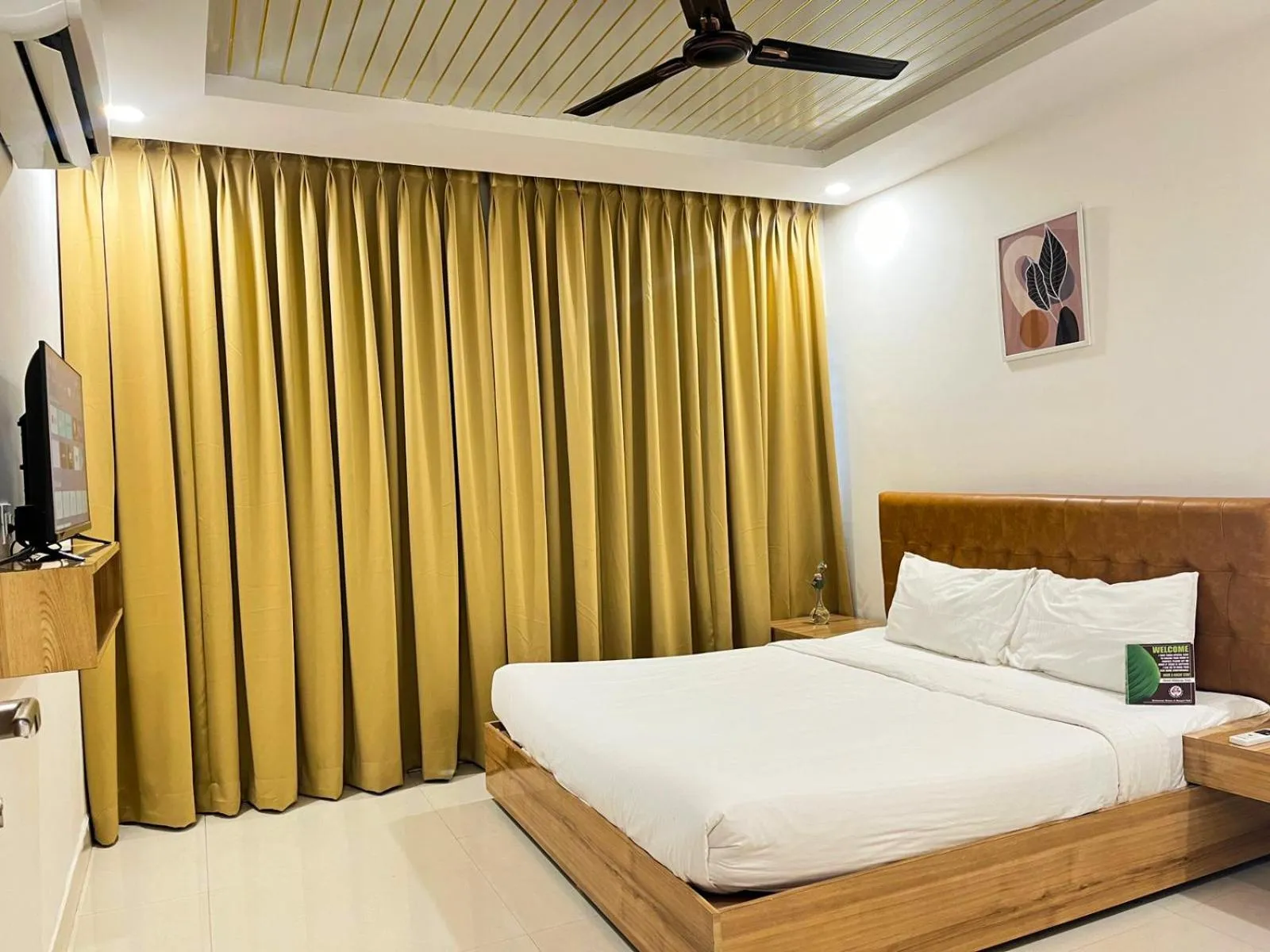 Bedroom, Bed in Hotel Hibiscus Tree- Bachupally