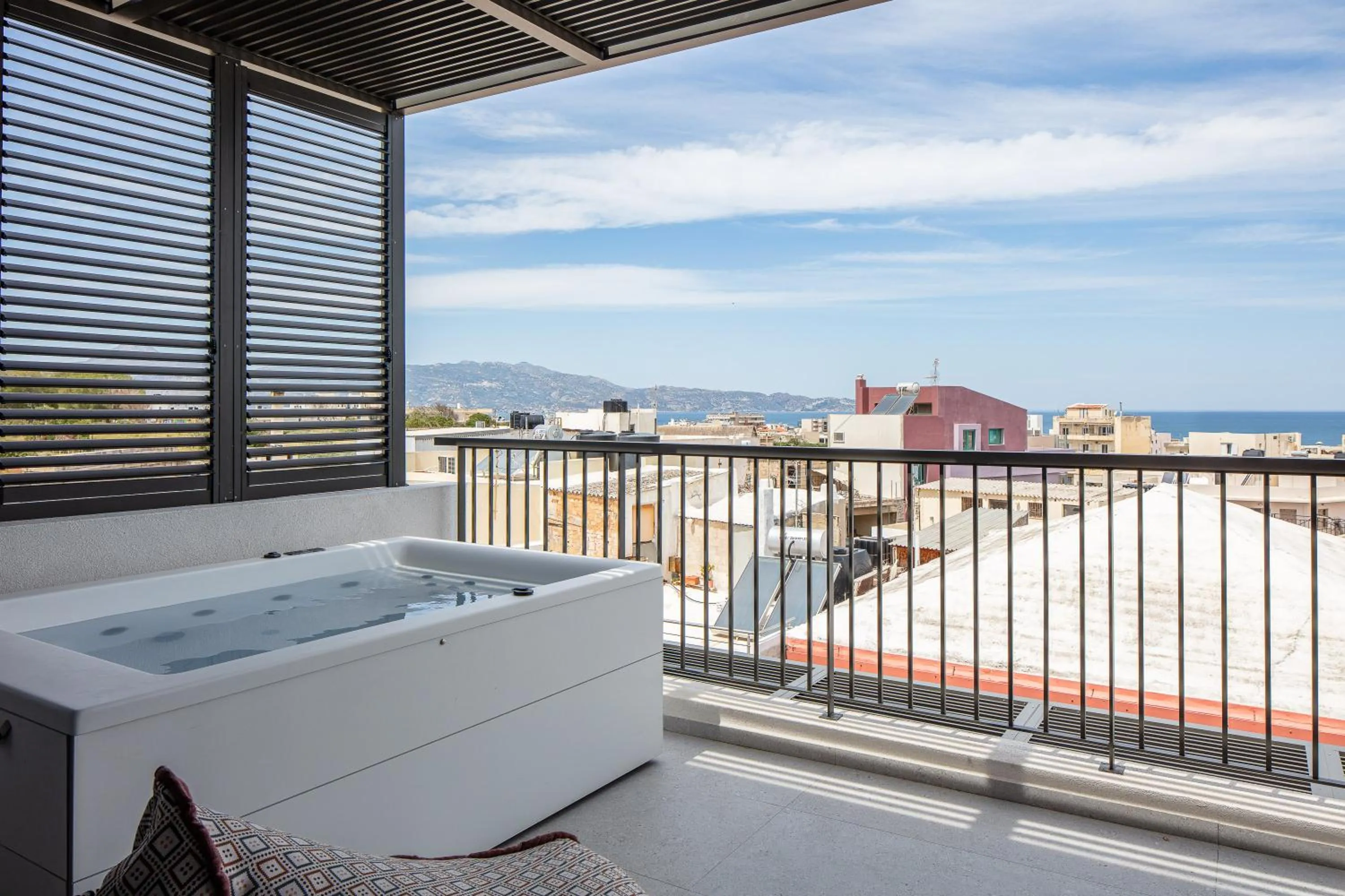 Hot Tub in Porta Suites