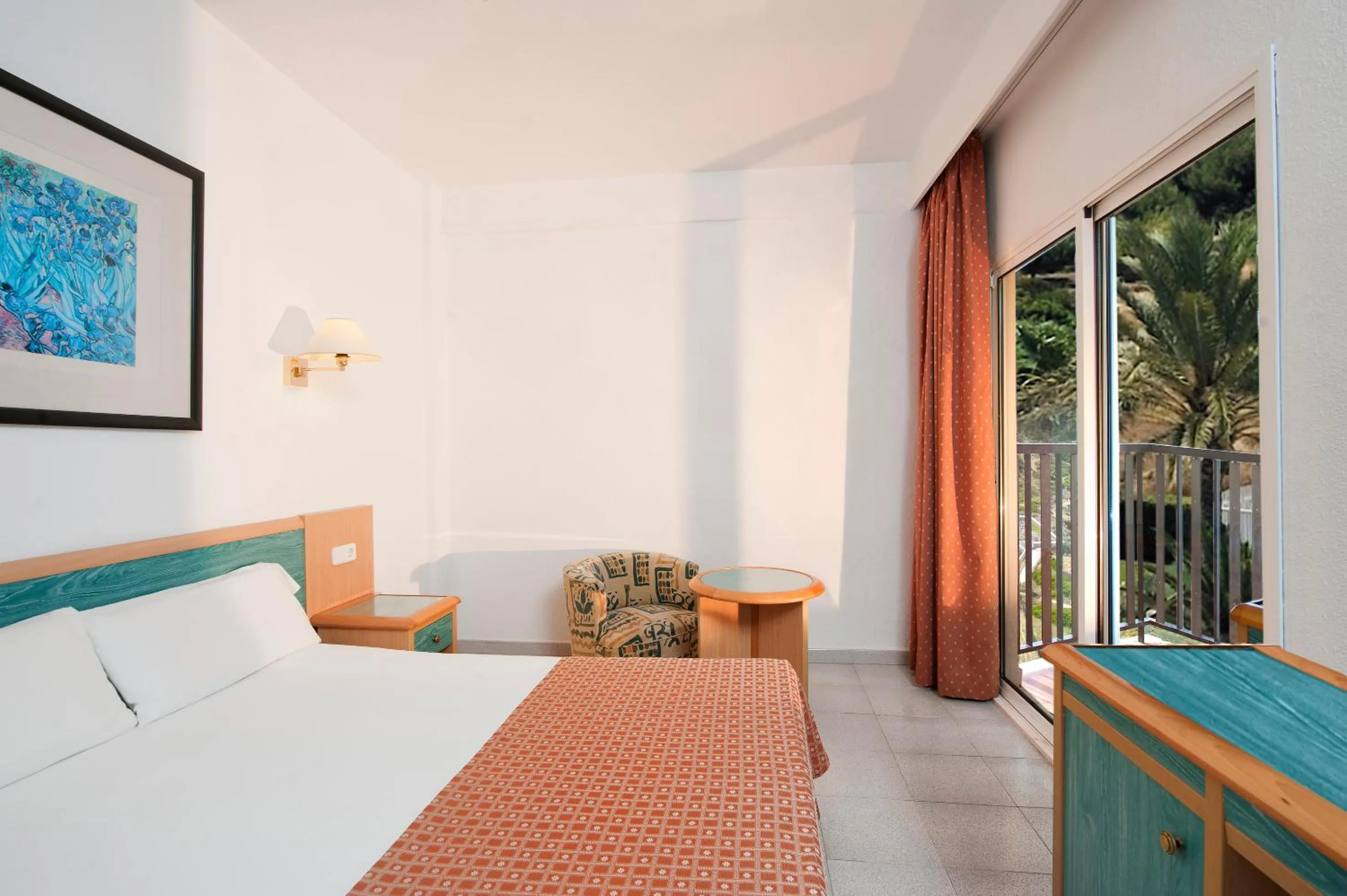 Bedroom, Bed in Sol Milanos Pingüinos