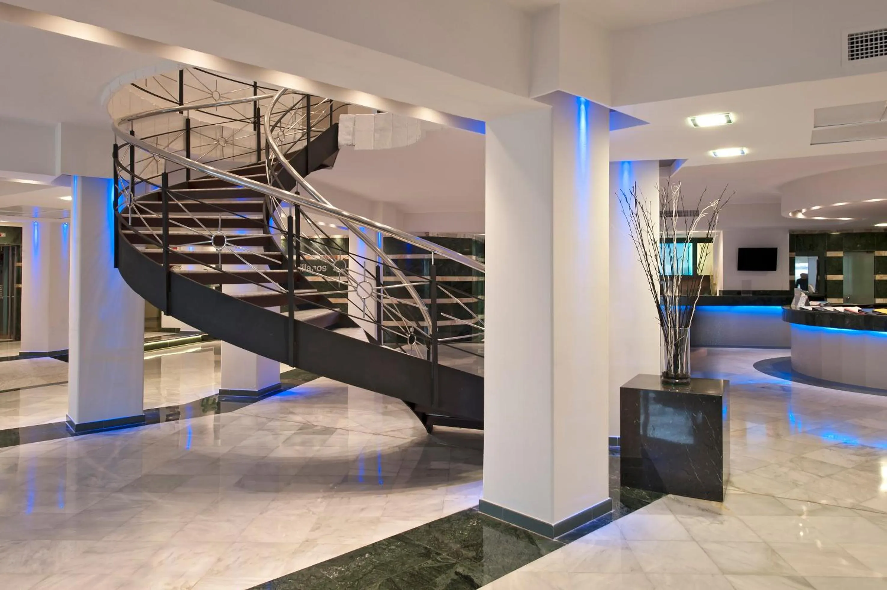 Lobby or reception in Sol Milanos Pingüinos