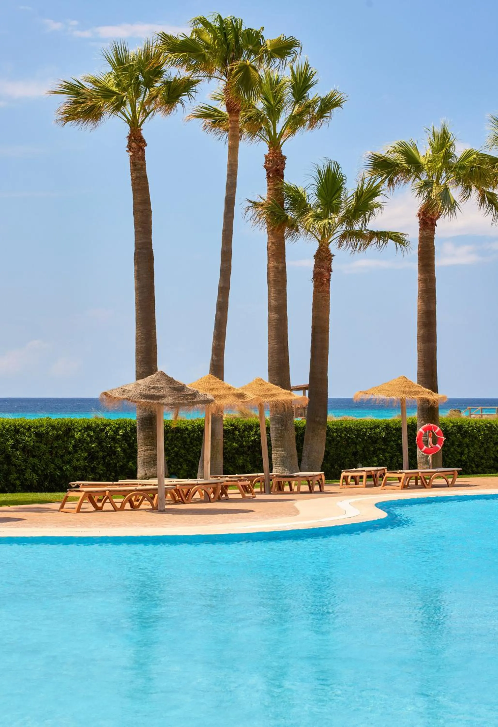 Swimming pool in Sol Milanos Pingüinos