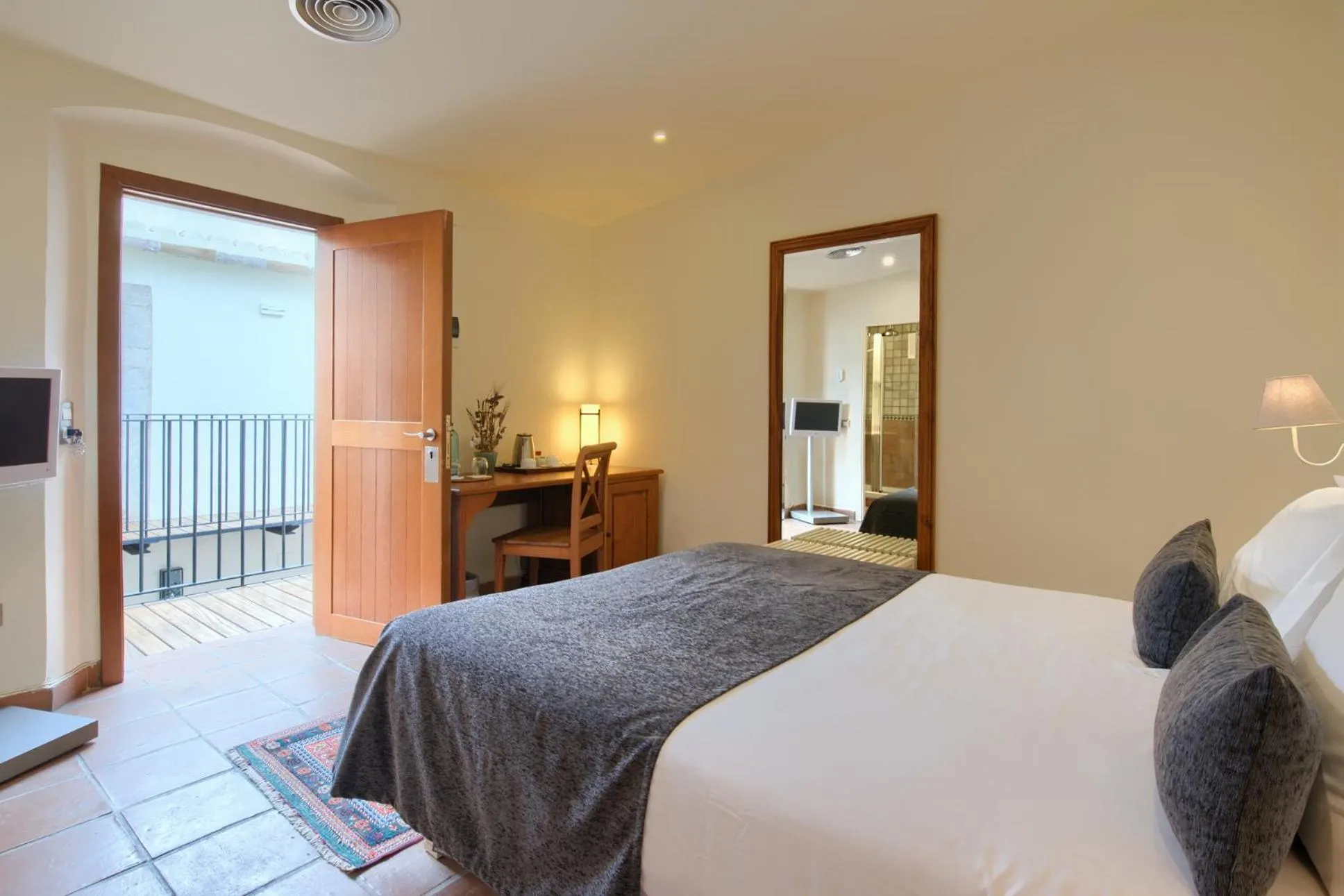 Bedroom, Bed in Hotel Convent de Begur