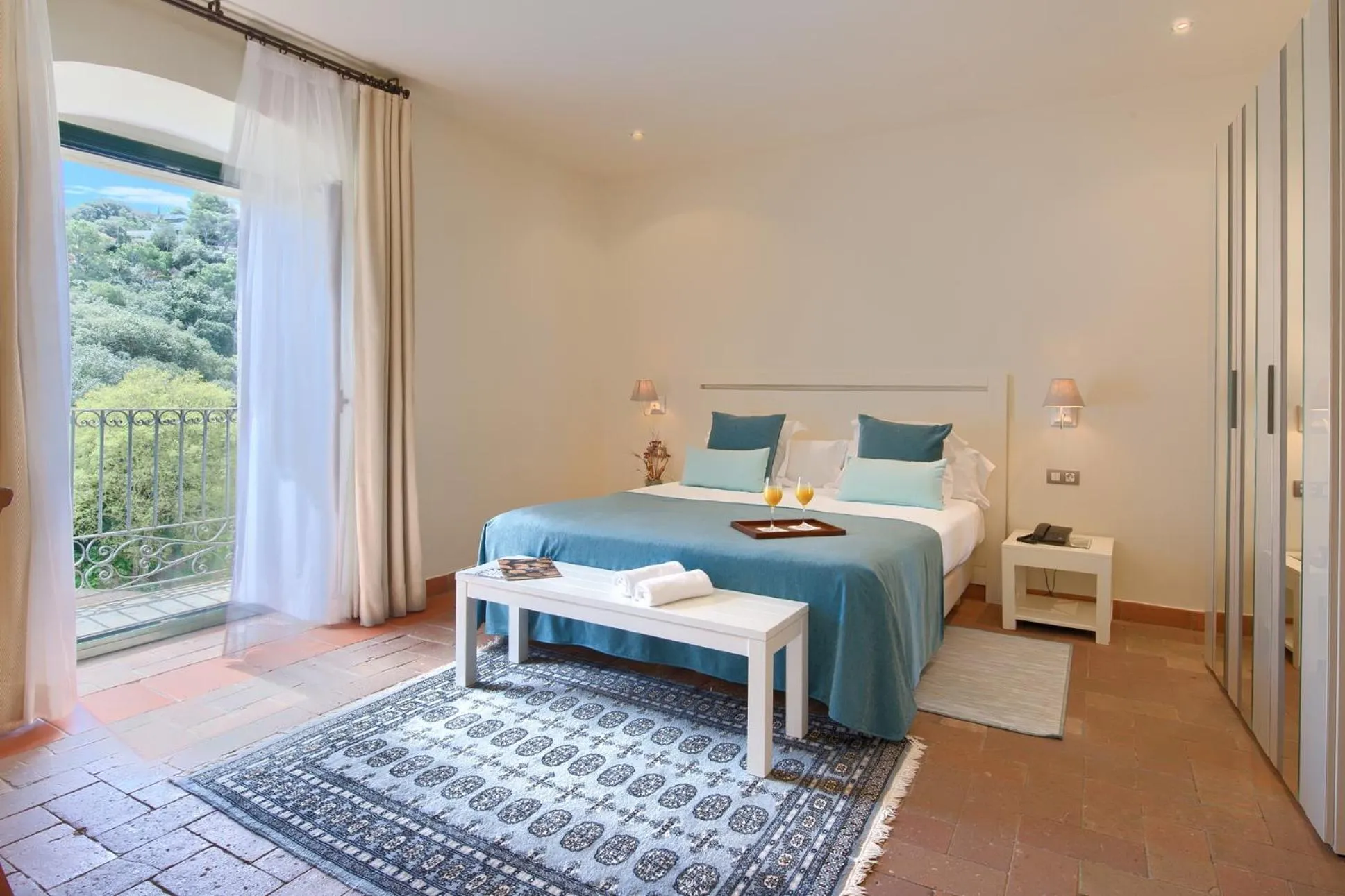 Bedroom, Bed in Hotel Convent de Begur