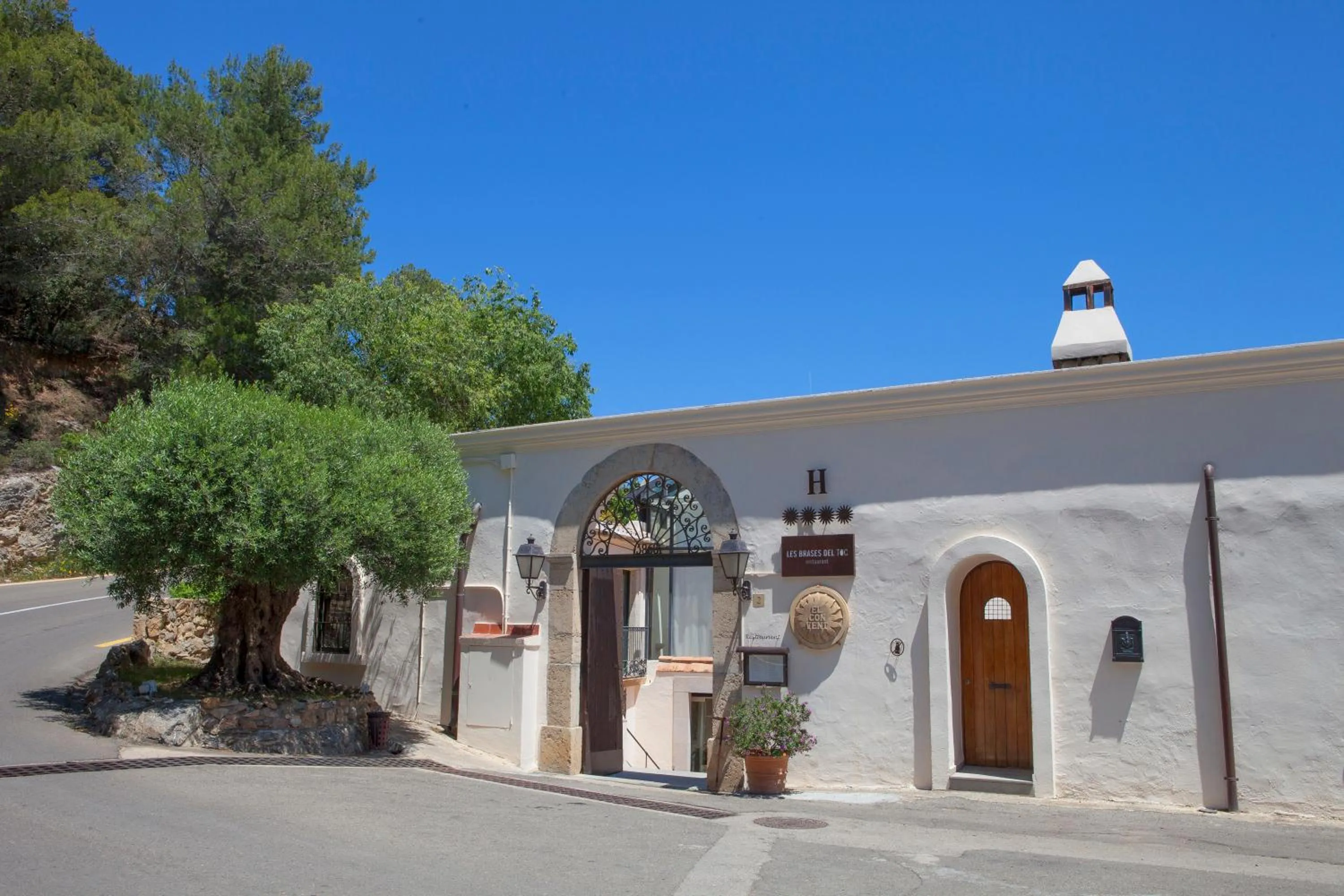 Property building in Hotel Convent de Begur