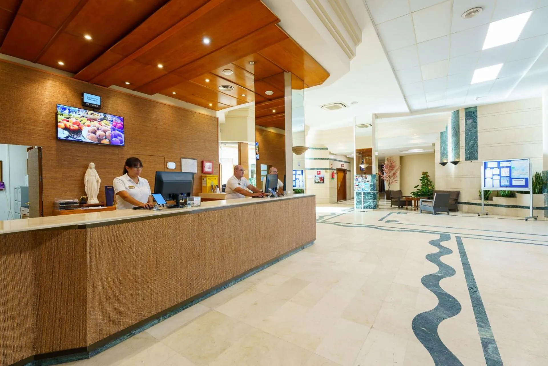 Lobby or reception in Hotel Puerto Bahía & Spa
