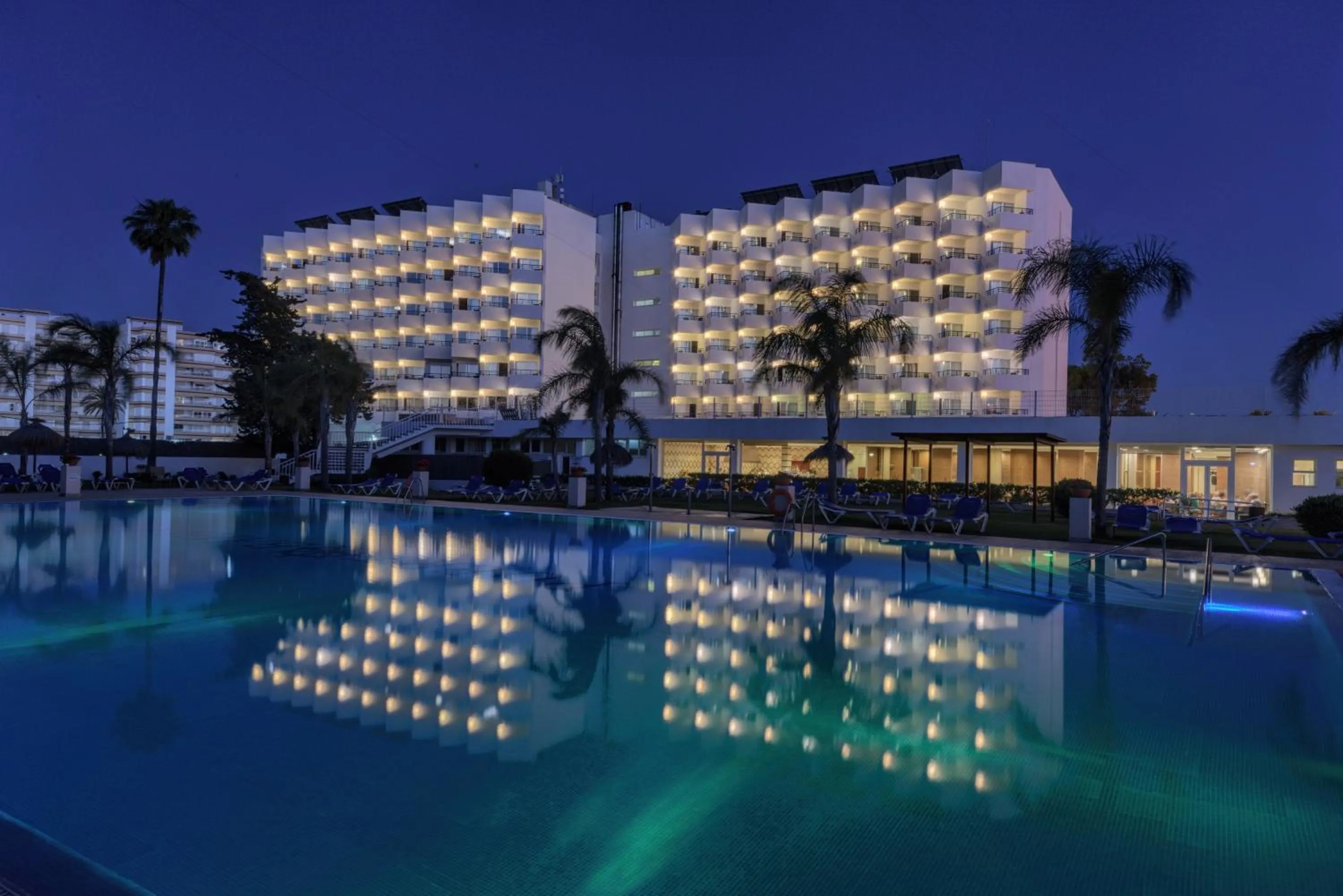 Swimming pool in Hotel Puerto Bahía & Spa