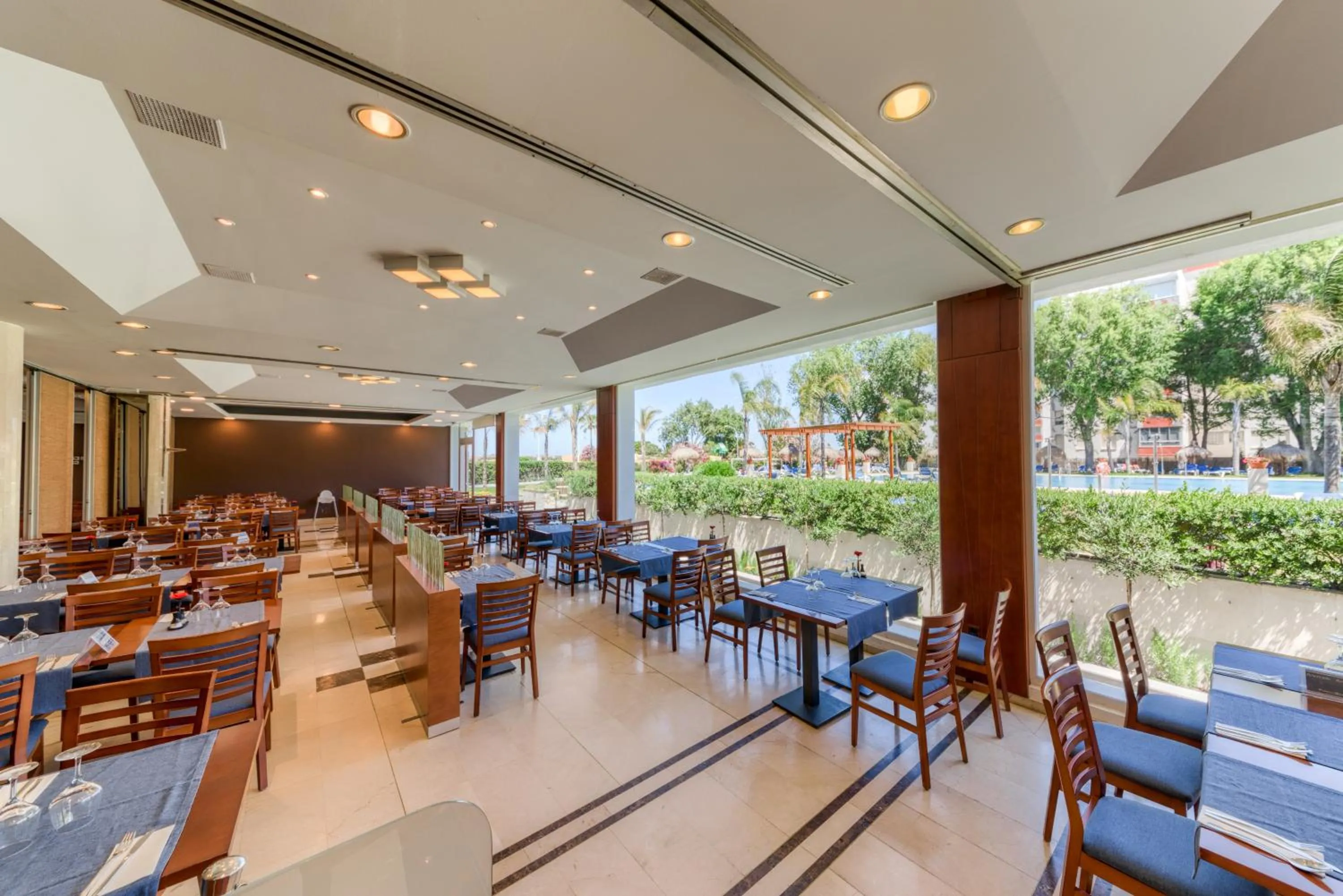 Restaurant/places to eat in Hotel Puerto Bahía & Spa