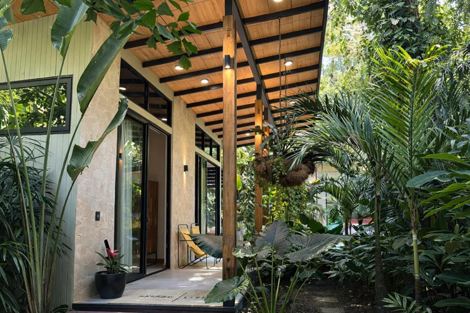Facade/entrance in Exōtico Beach Hotel