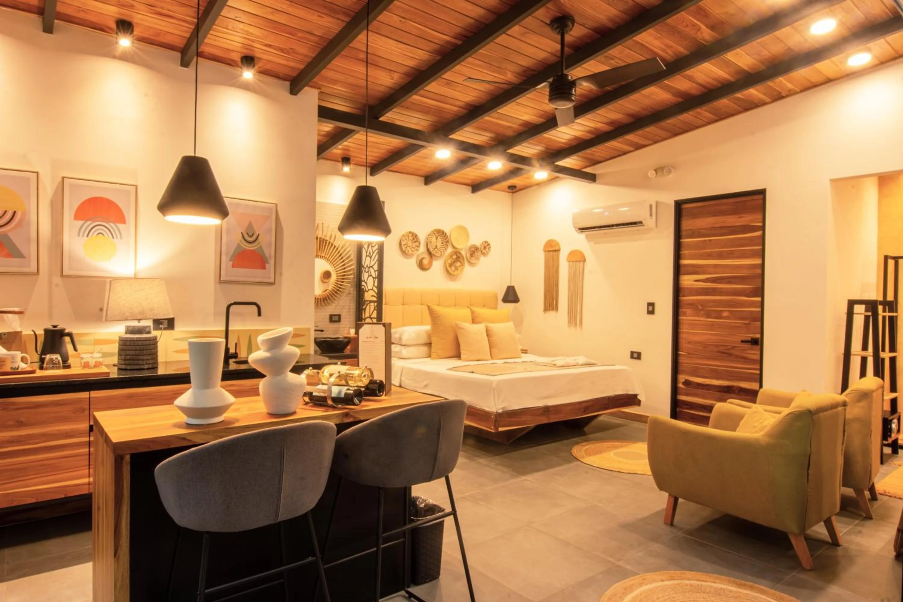 Bedroom, Bed in Exōtico Beach Hotel