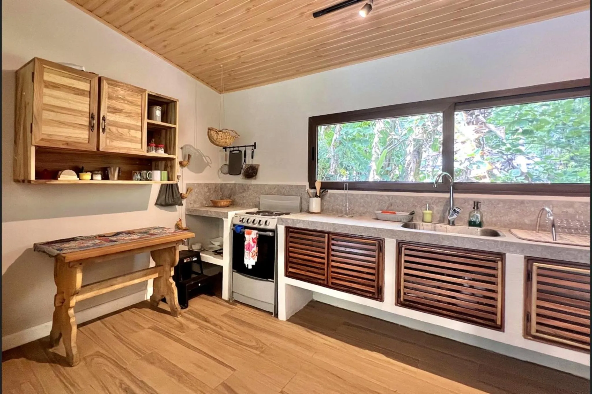 Kitchen or kitchenette in Exōtico Beach Hotel