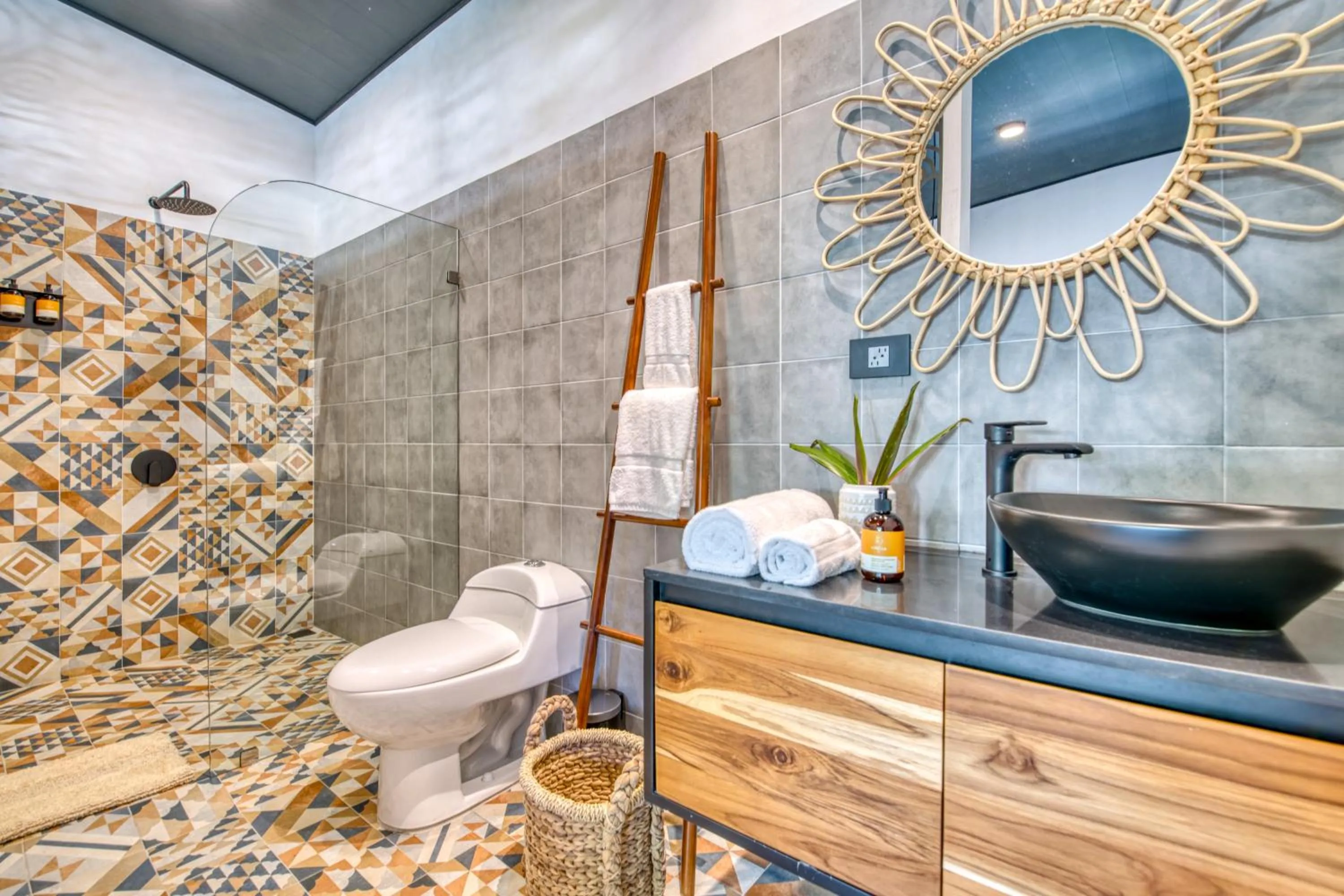 Bathroom in Exōtico Beach Hotel