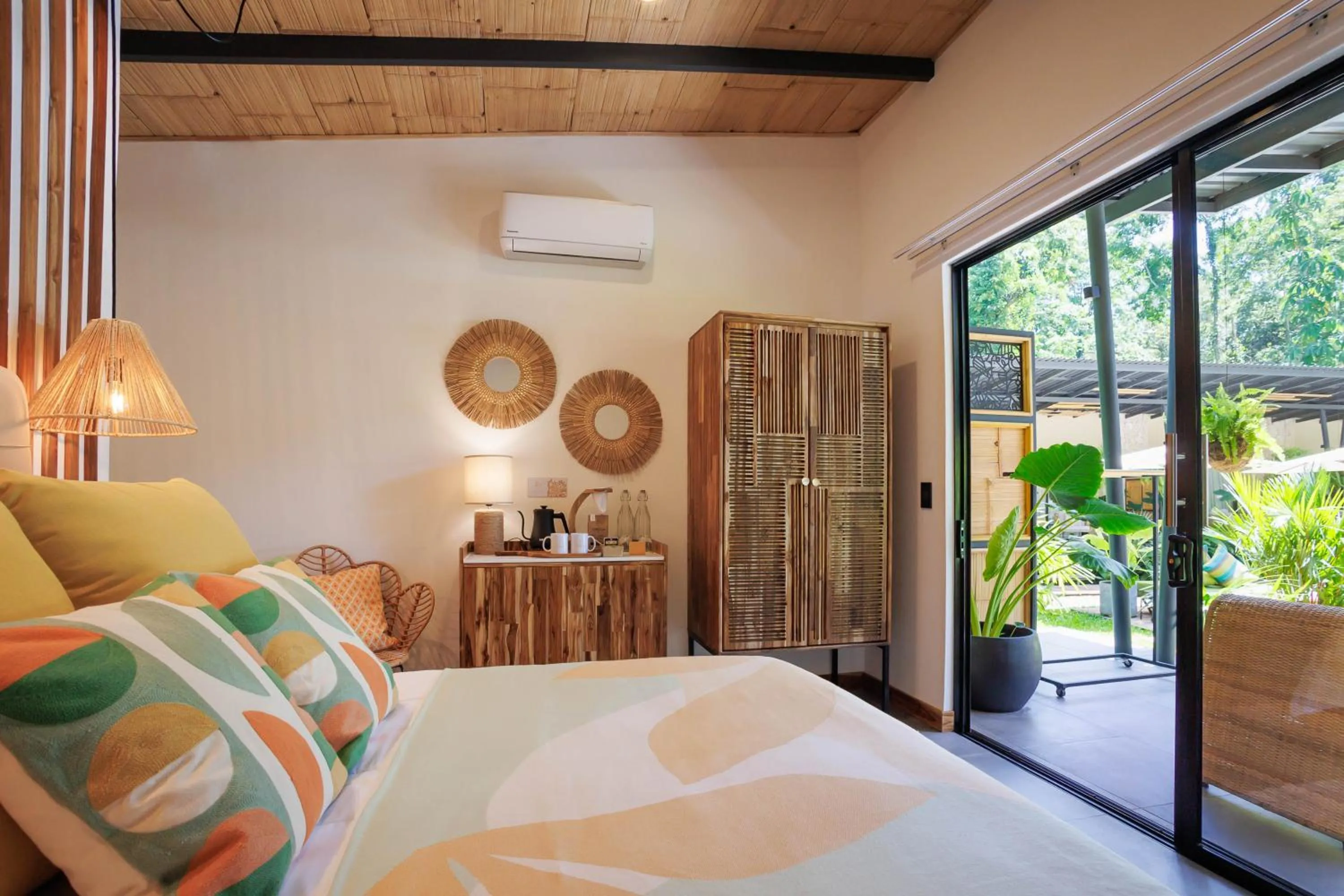 Bed in Exōtico Beach Hotel