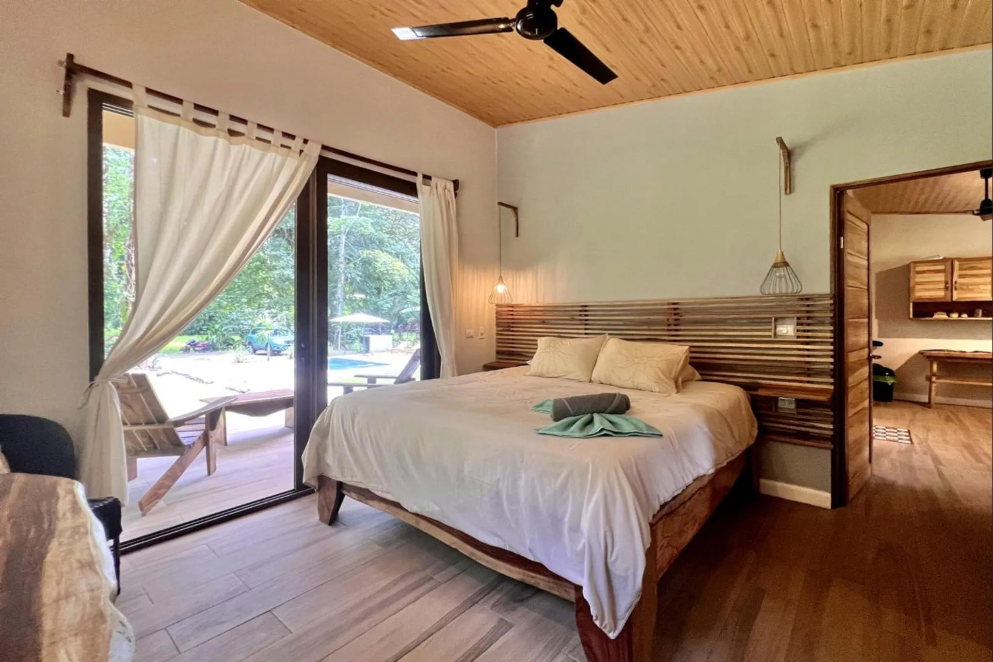 Bed in Exōtico Beach Hotel