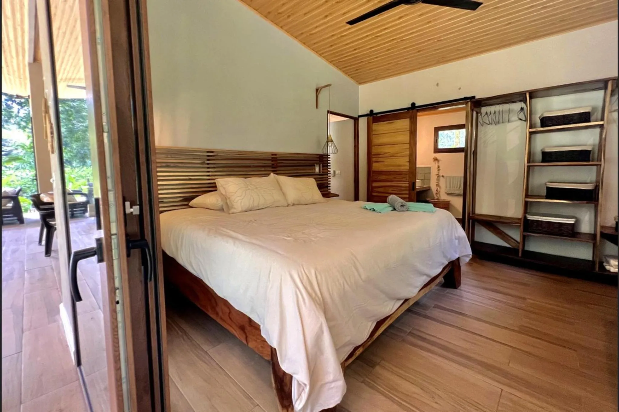 Bedroom, Bed in Exōtico Beach Hotel