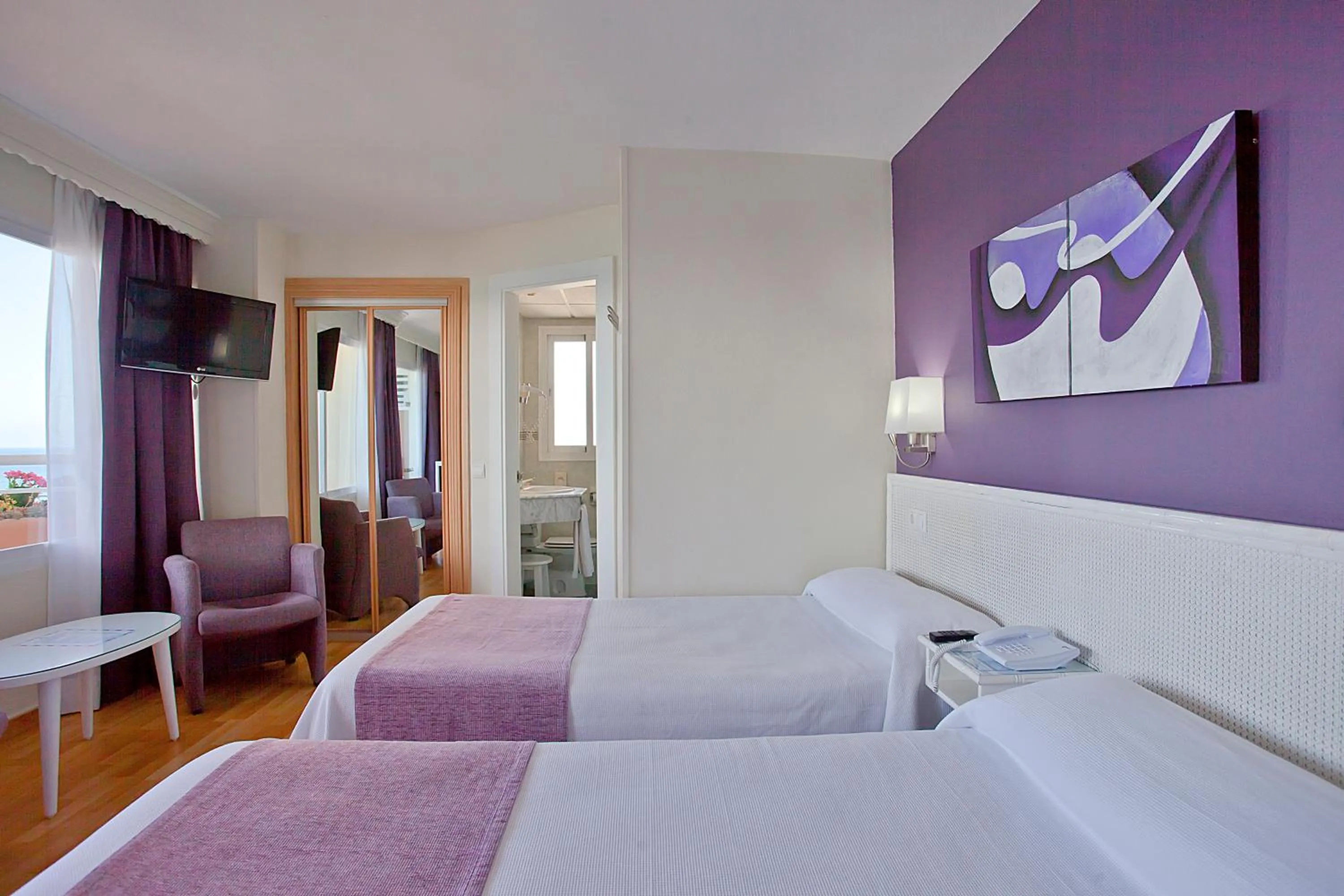 Photo of the whole room, Bed in Ona Princesa Playa