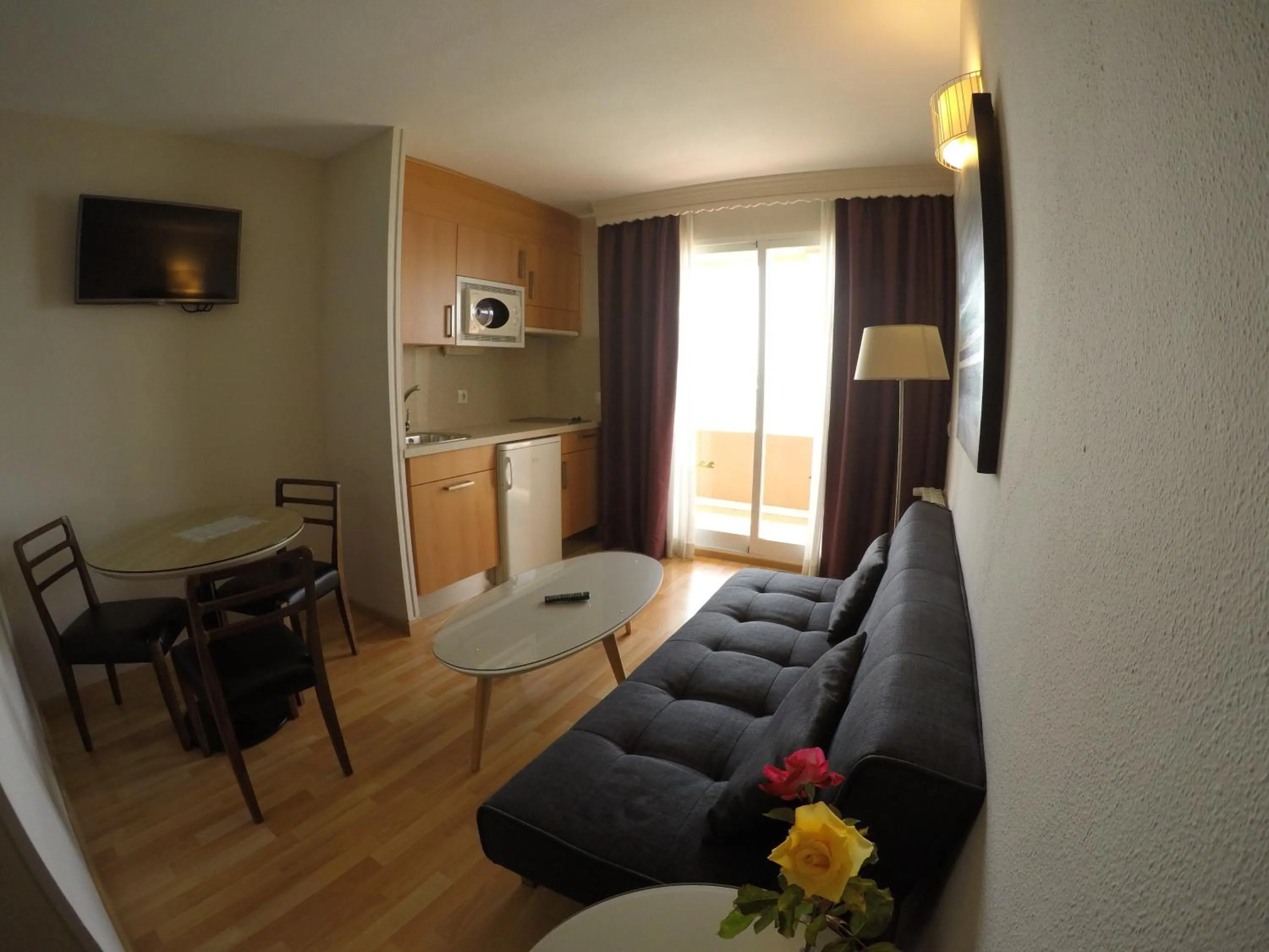 Kitchen or kitchenette in Ona Princesa Playa