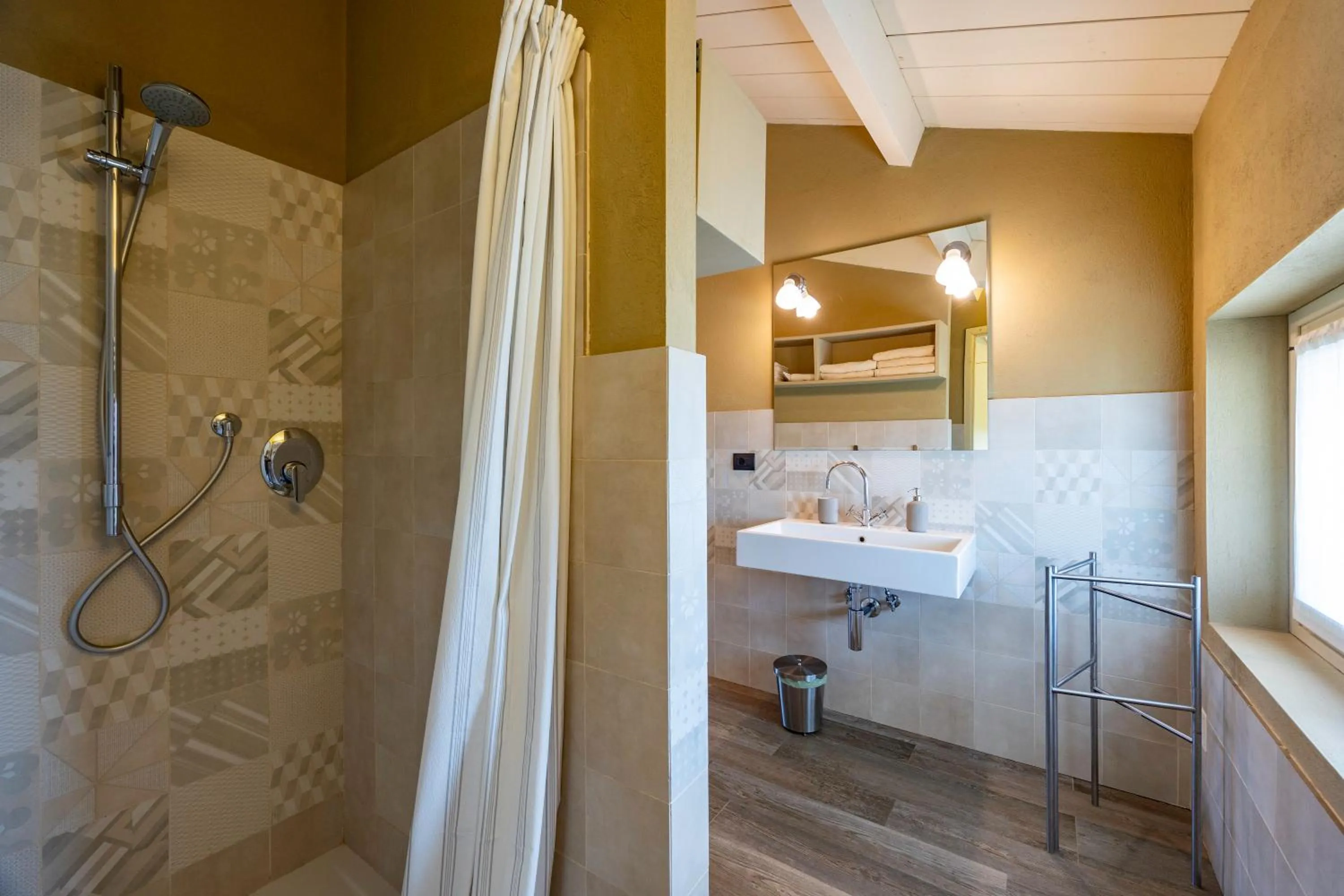 Shower in Florario B&B