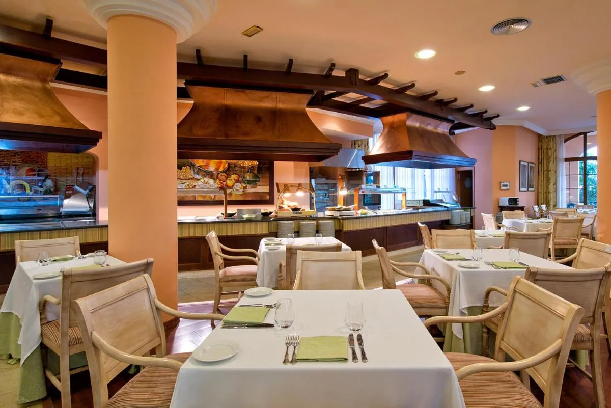 Restaurant/places to eat in Hotel IPV Palace & Spa - Adults Recommended