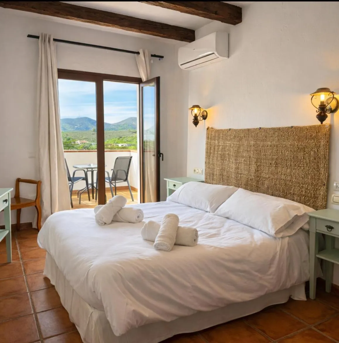 Bed in Hotel Rural Almazara